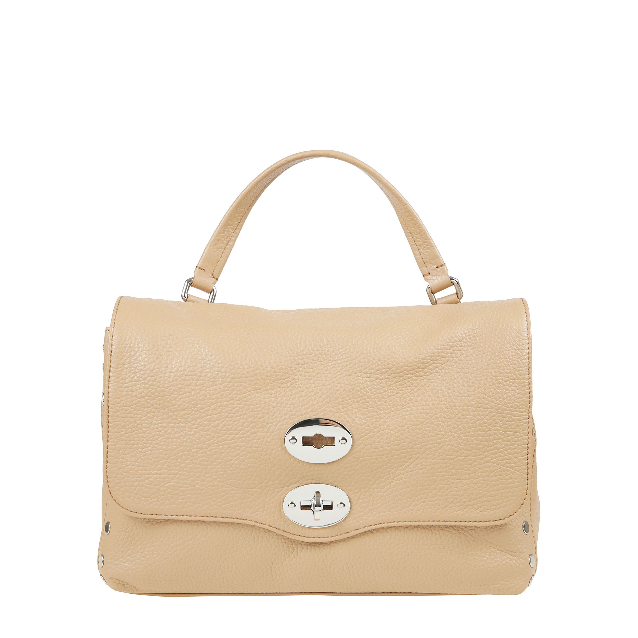 Borsa a mano in pelle con tracolla lavorata artigianalmente in pelle martellata, la borsetta è dotata di tracolla regolabile in pelle che permette di portarla anche a spalla. il modello è foderato internamente e completato da una comoda tasca interna.