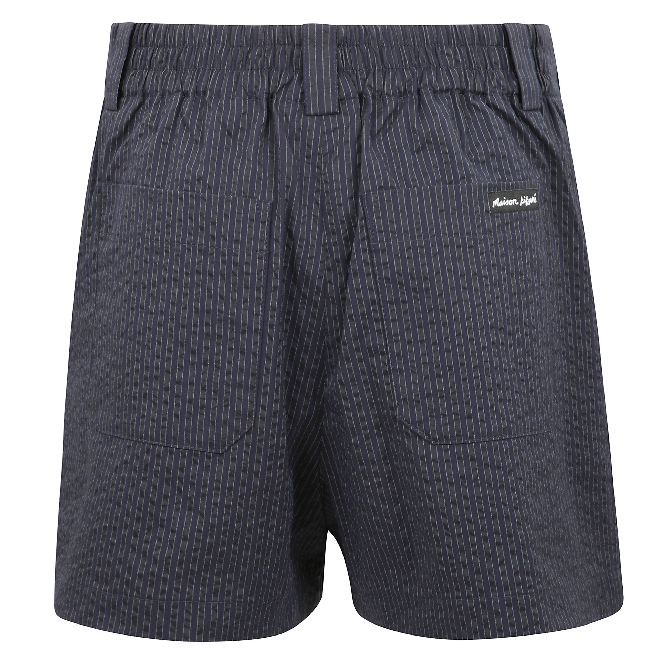 Pantaloncini casual plissettati.