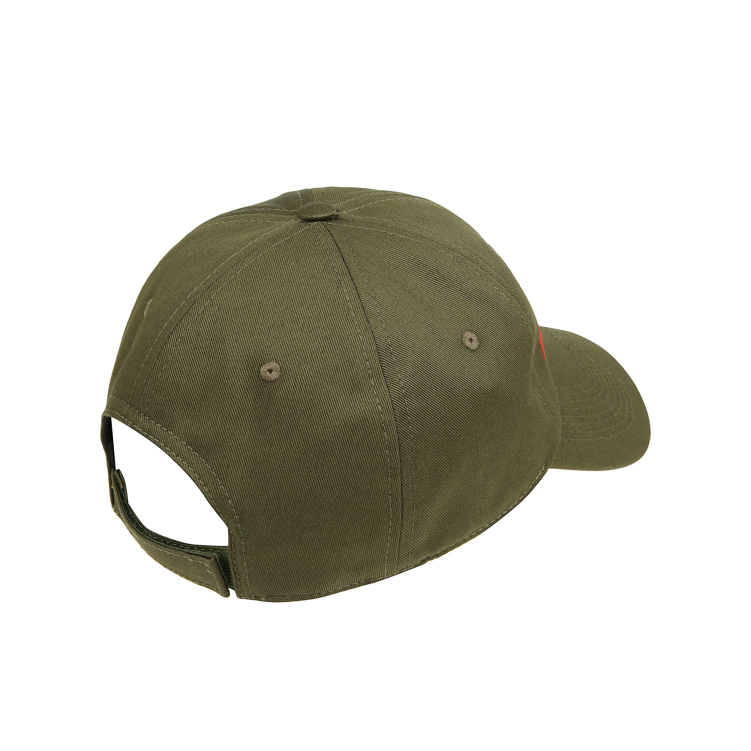 Cappellino baseball in cotone con costruzione a 6 pannelli e visiera tono su tono. chiusura regolabile sul retro e ricamo logo frontale in rosso a contrasto.