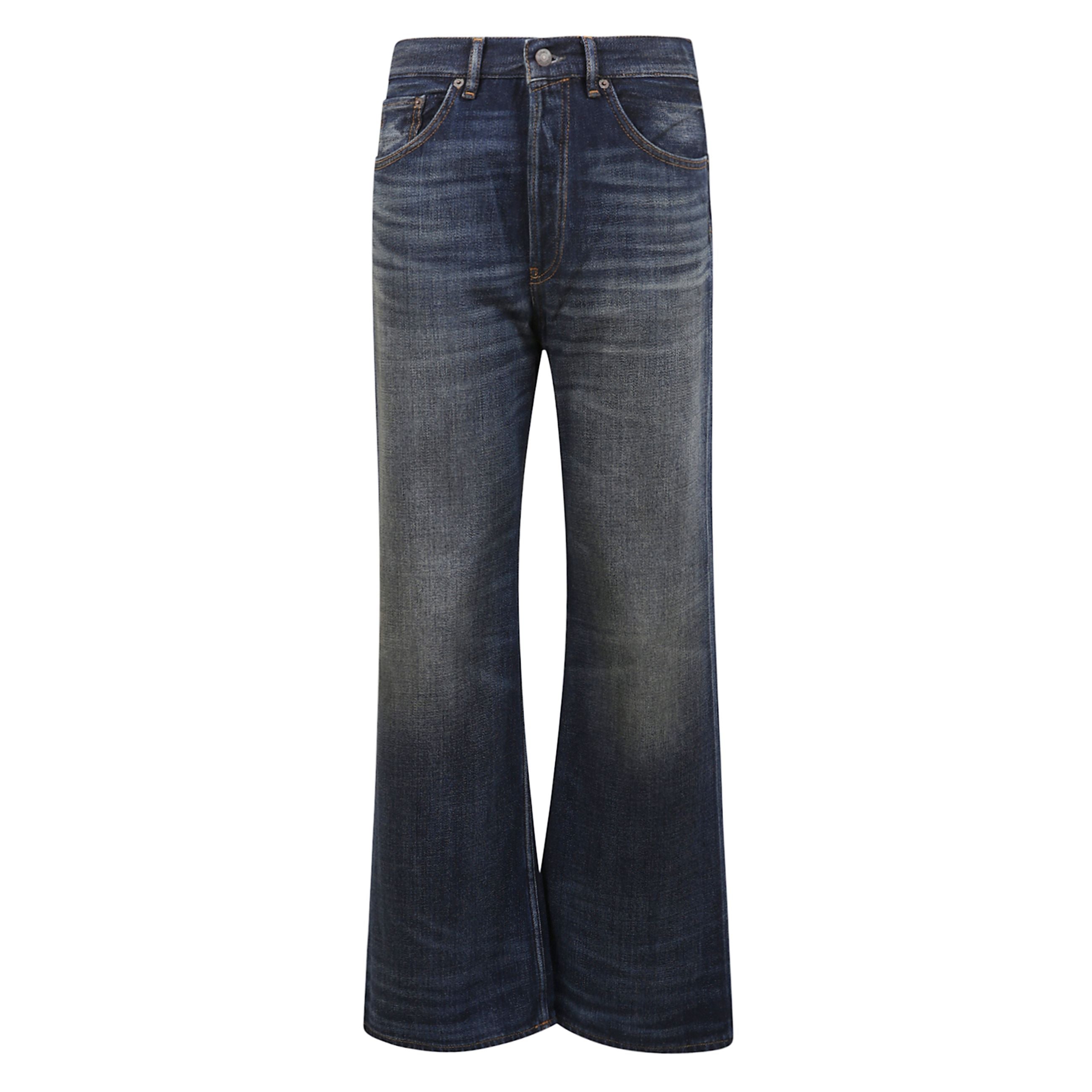 Jeans con taglio a gamba dritta. vita media, gamba ampia e lunghezza lunga. denim con effetto vissuto. dettagli di macchie dipinte. costruzione a cinque tasche e chiusura con bottone e cerniera. patch in pelle con logo acne studios sul retro.