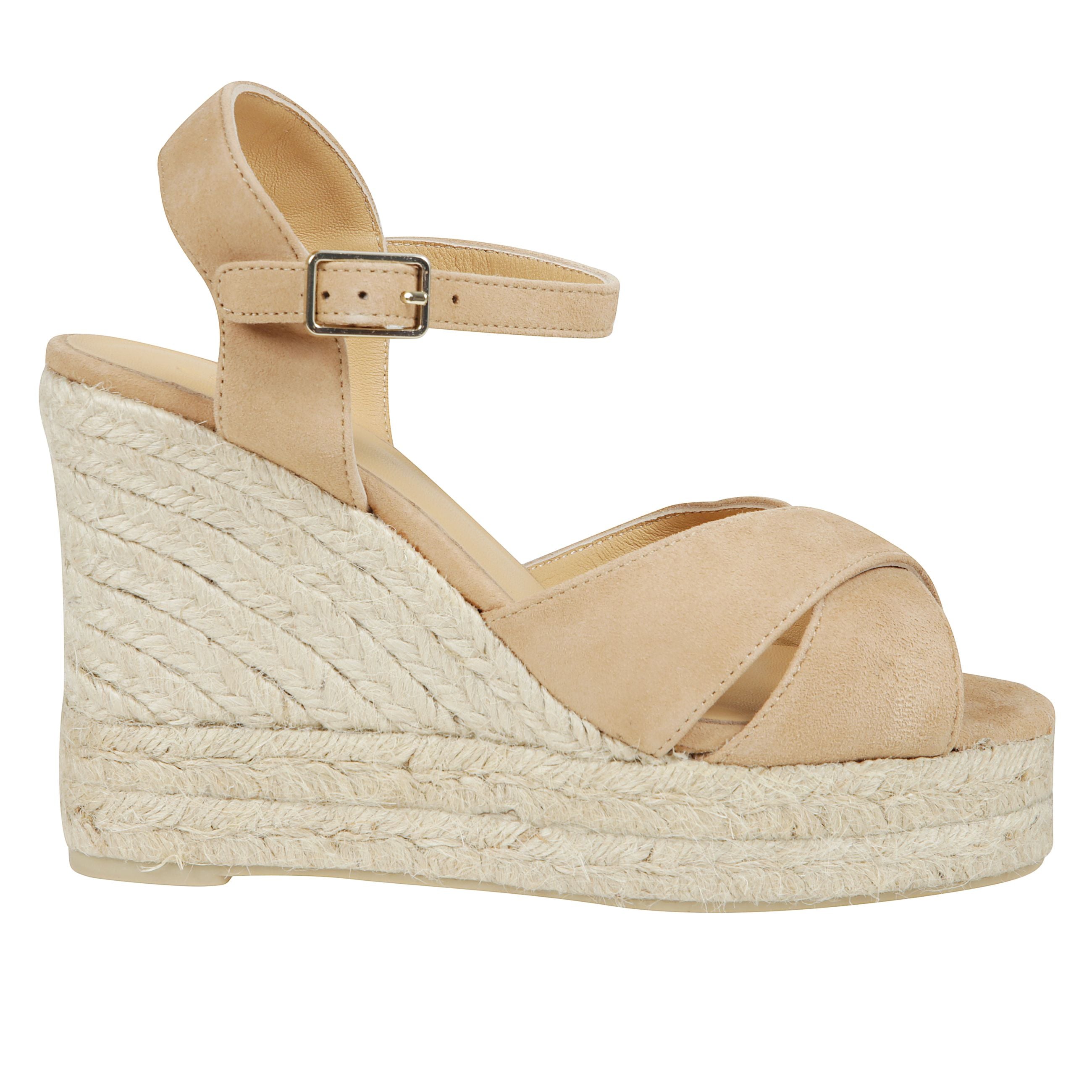 Sandalo blaudell in suede con chiusura a cinturino, soletta imbottita e zeppa in juta con doppio plateau.