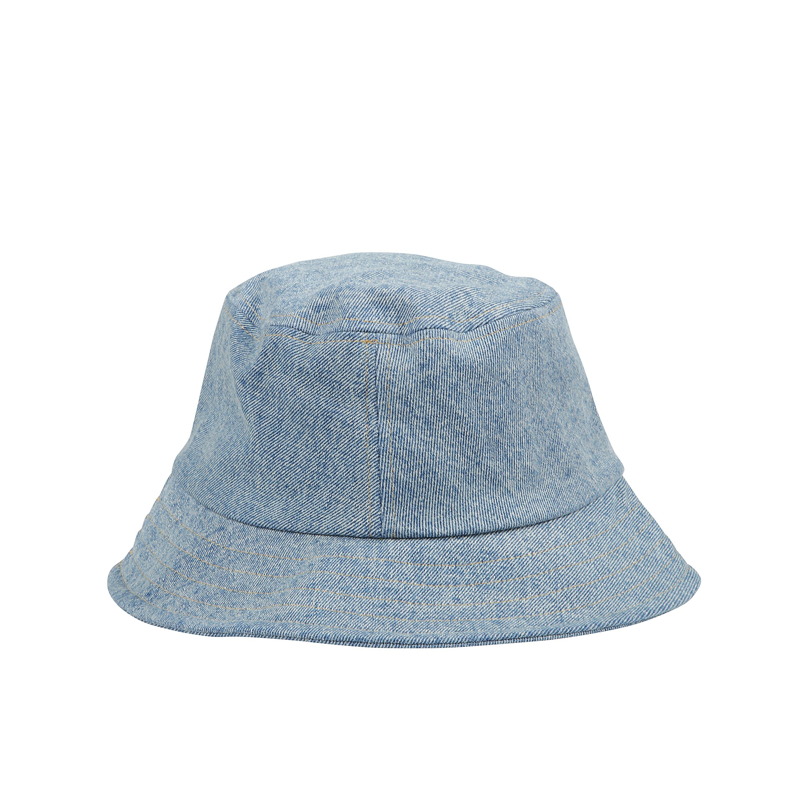 Bucket hat in gabardine di cotone effetto pesca dal design essenziale e ricercato, questo bucket hat firmato ami paris è realizzato in gabardine di cotone con finitura effetto pesca, che dona una texture morbida e vellutata al tatto. completato da una fo