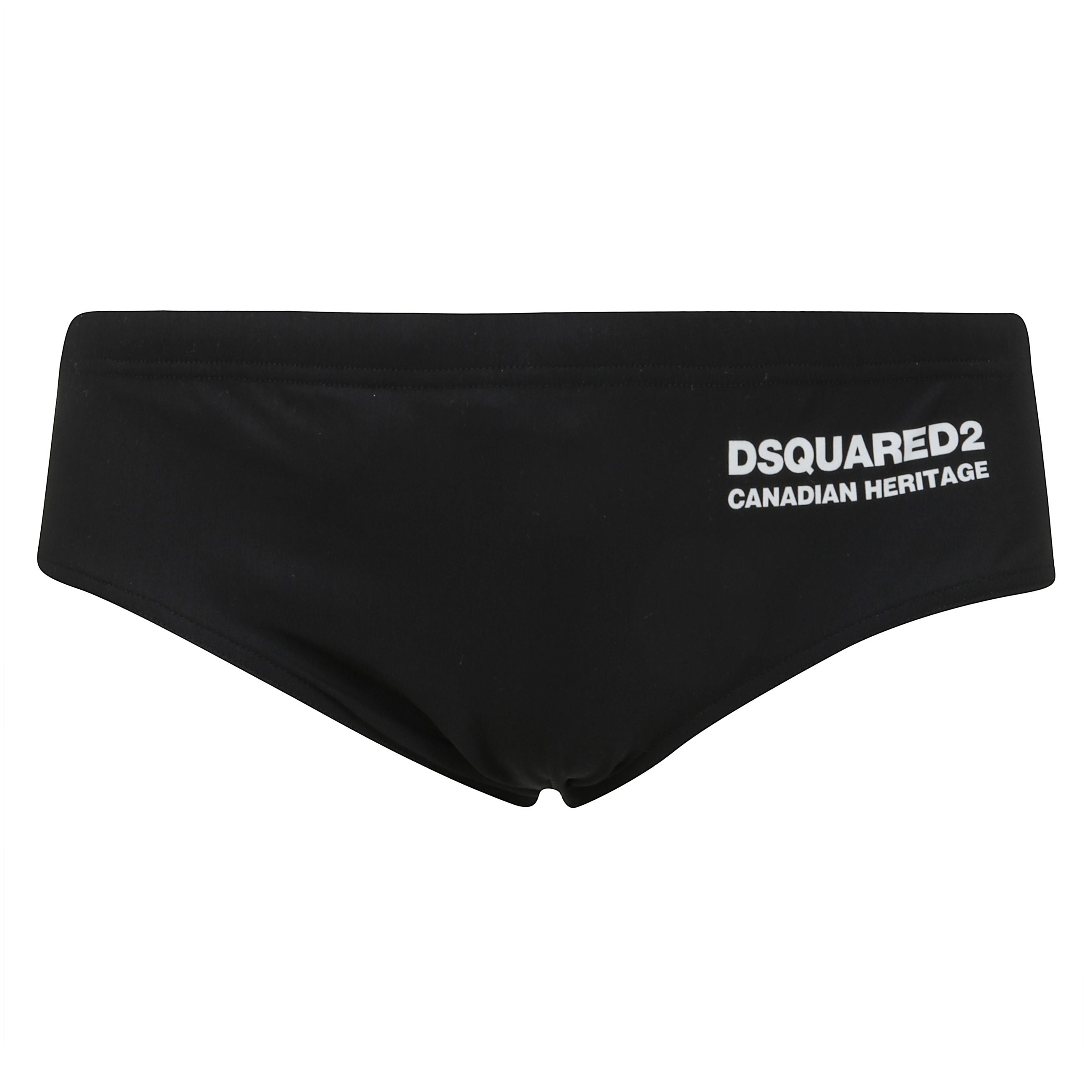 Slip mare dal design elegante con stampe a contrasto che slanciano la silhouette. il logo d2 aggiunge un tocco esclusivo, mentre la coulisse interna offre massimo comfort.
