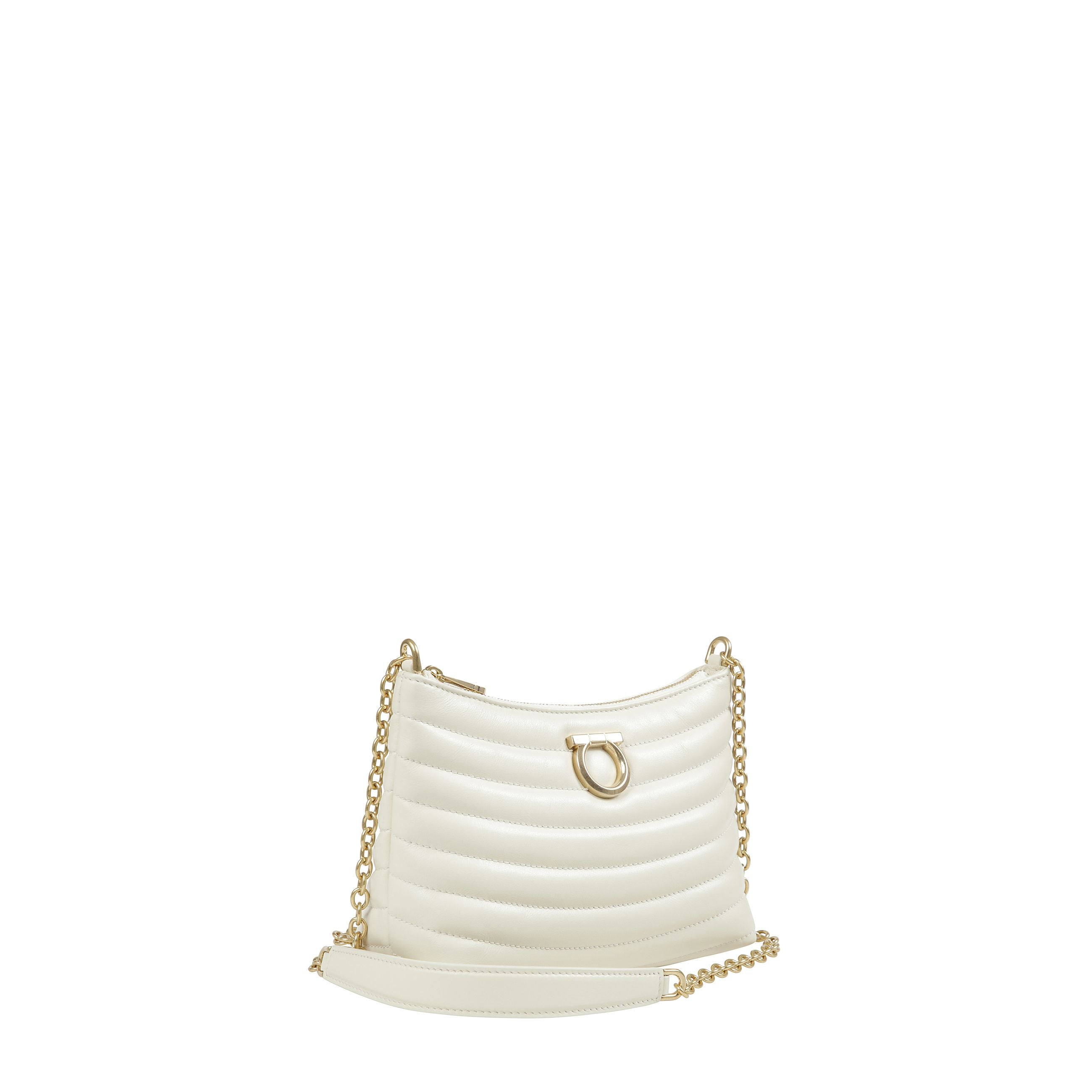 Mini bag a tracolla con catena dal design in pelle ondulata, ha come dettagli dei gancini sulla parte anteriore.