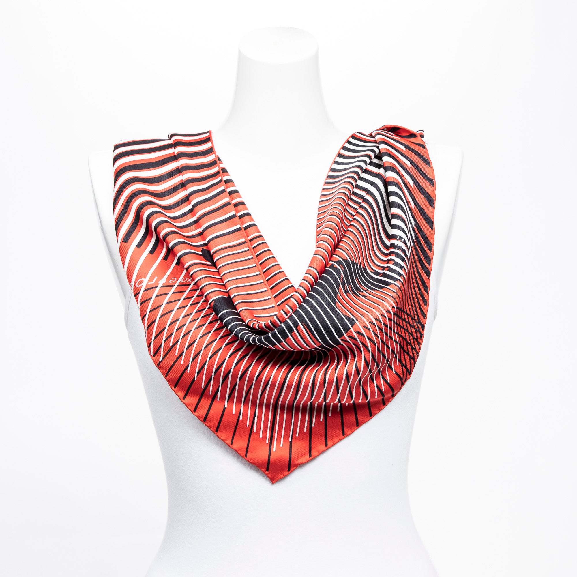 Triangle Scarf Haugalop Motif
