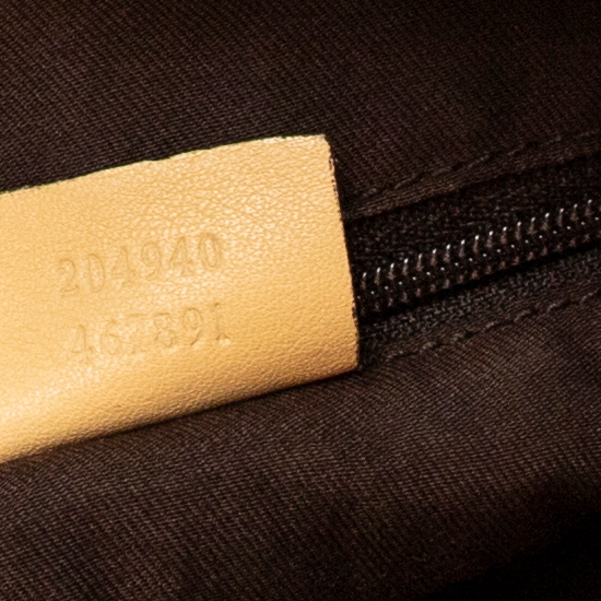 Large D-Ring Abbey Messenger