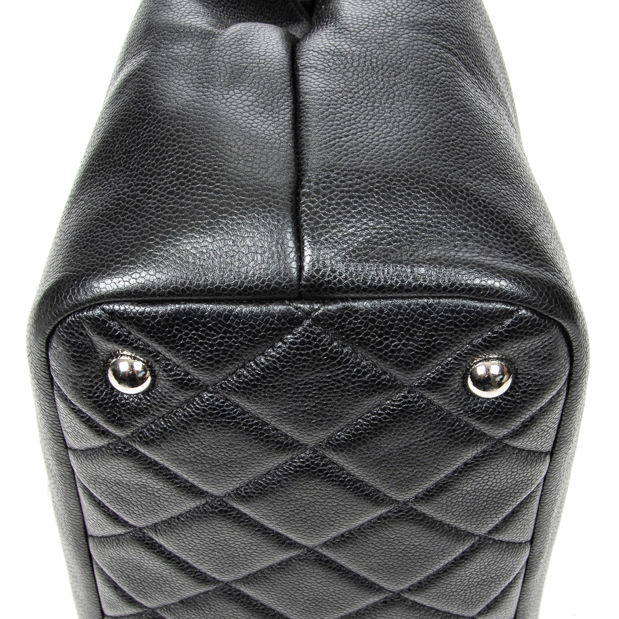 Timeless Soft Chain Tote