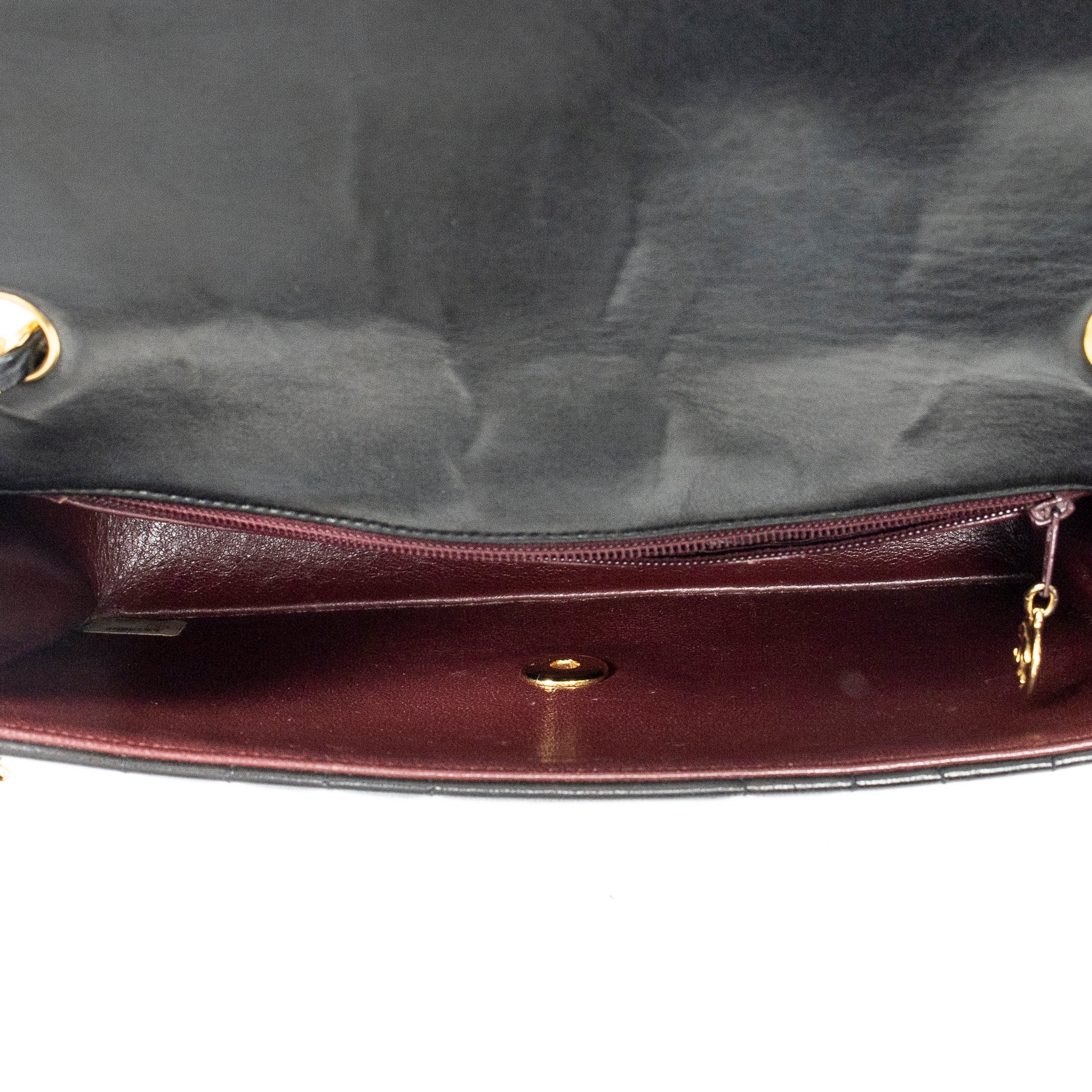 Vertical Stitch Single Flap 26