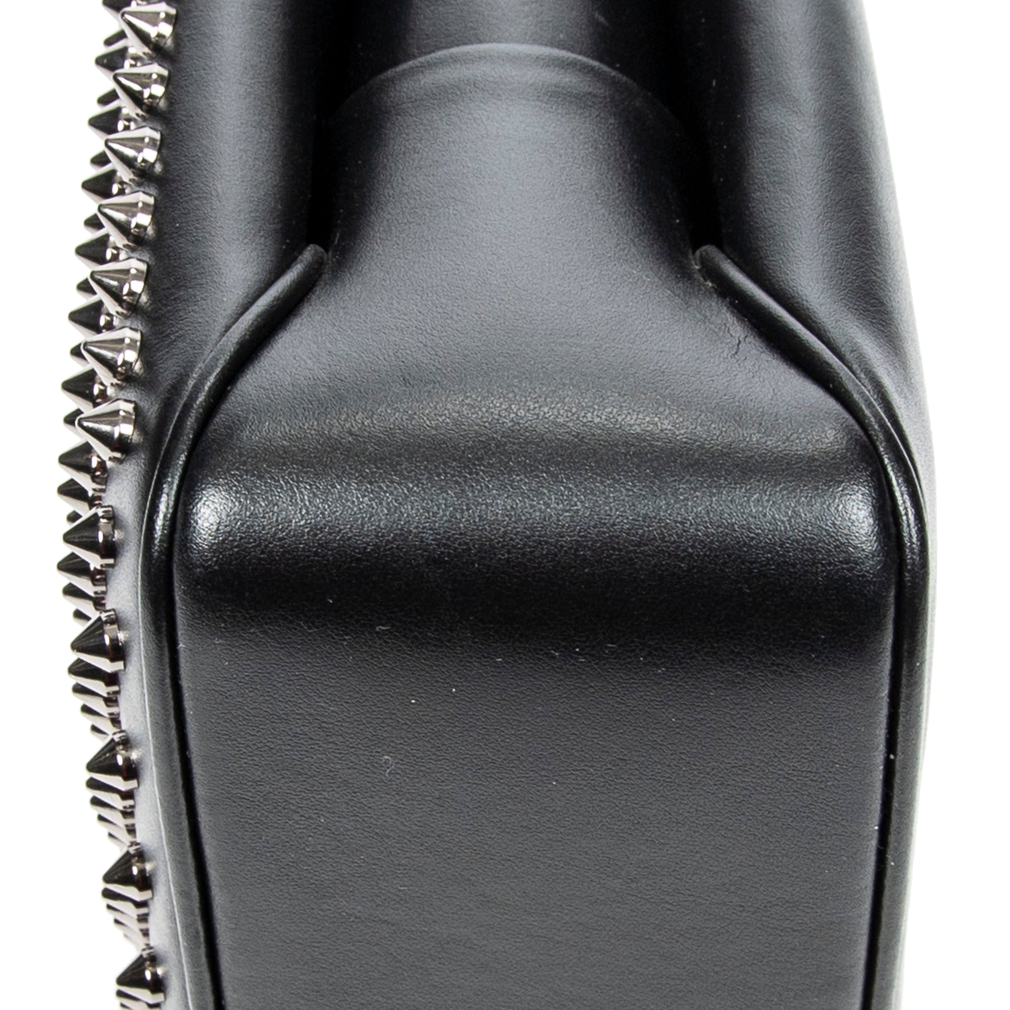 Large Spiked Triloubi Chain