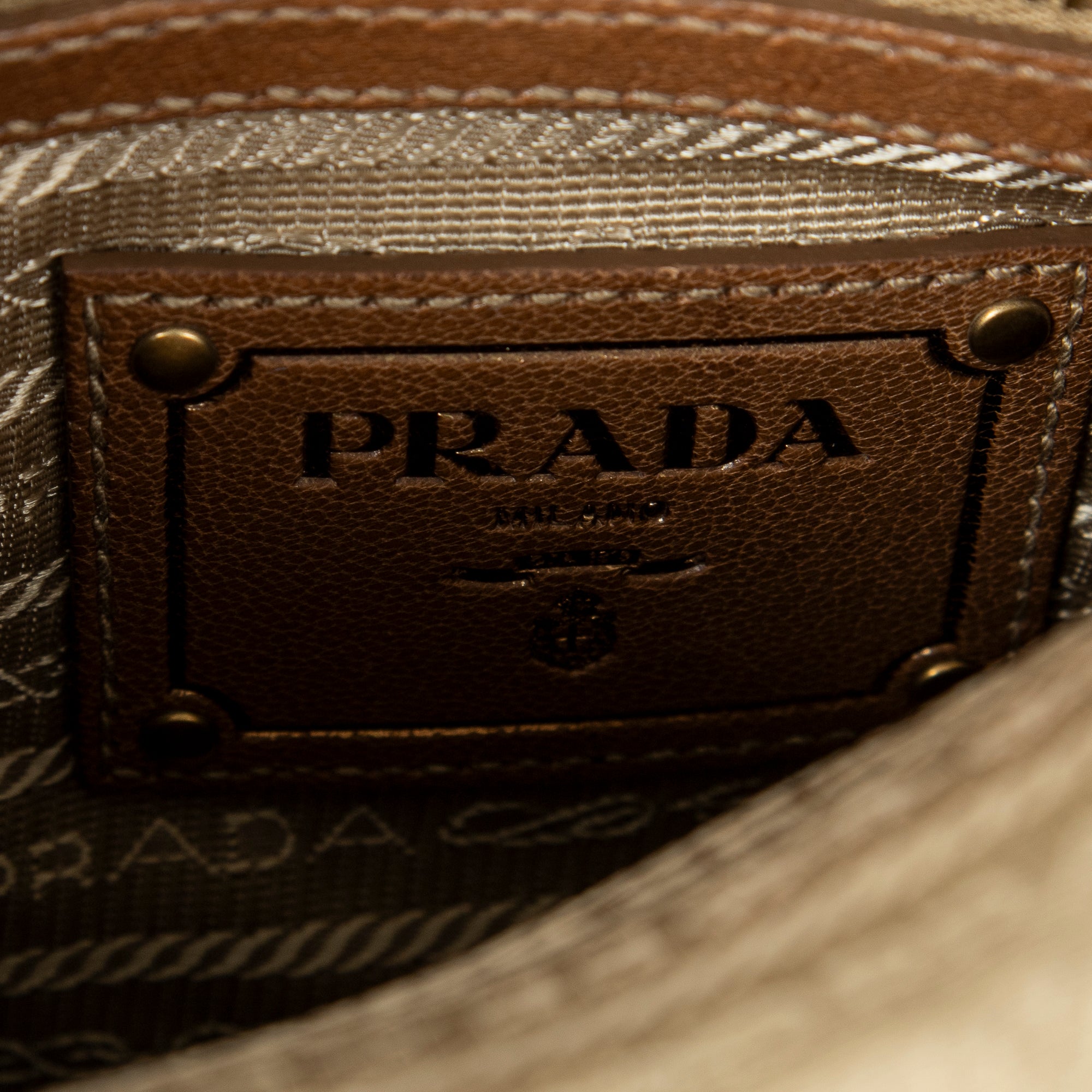 Jacquard Zip Messenger