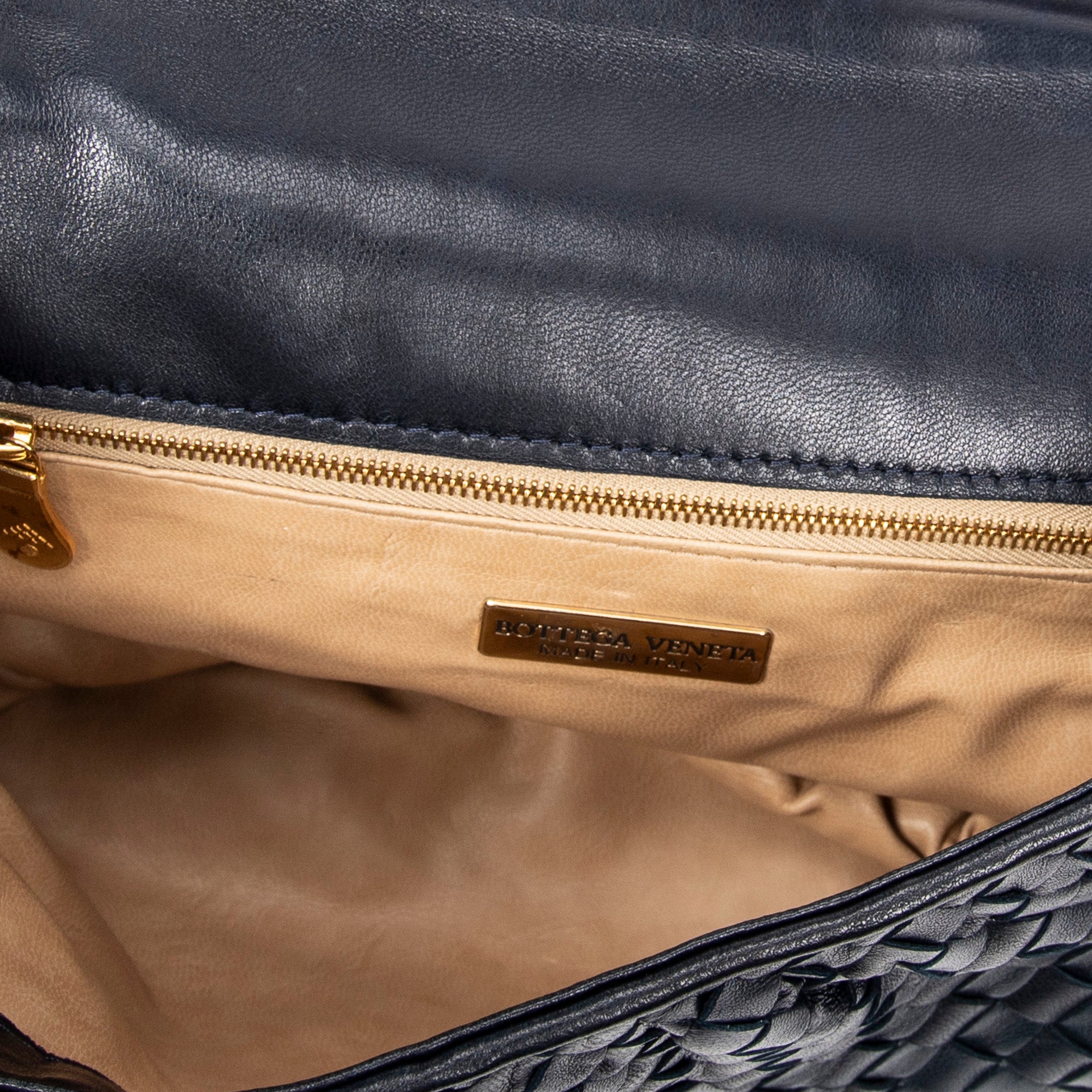 Vintage Turn Lock Flap Top Handle