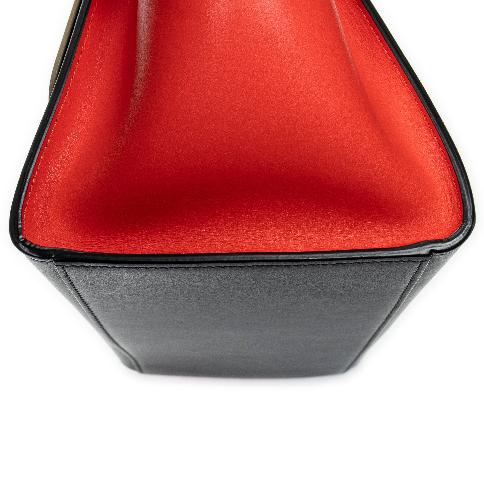 Medium Tricolor Trapeze