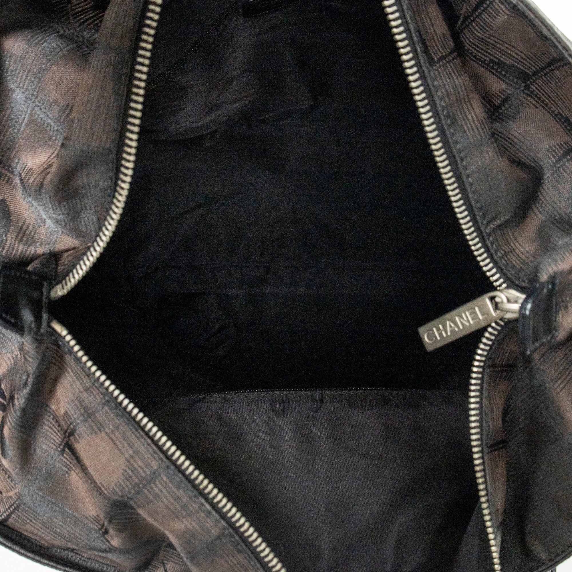 New Travel Line Tote