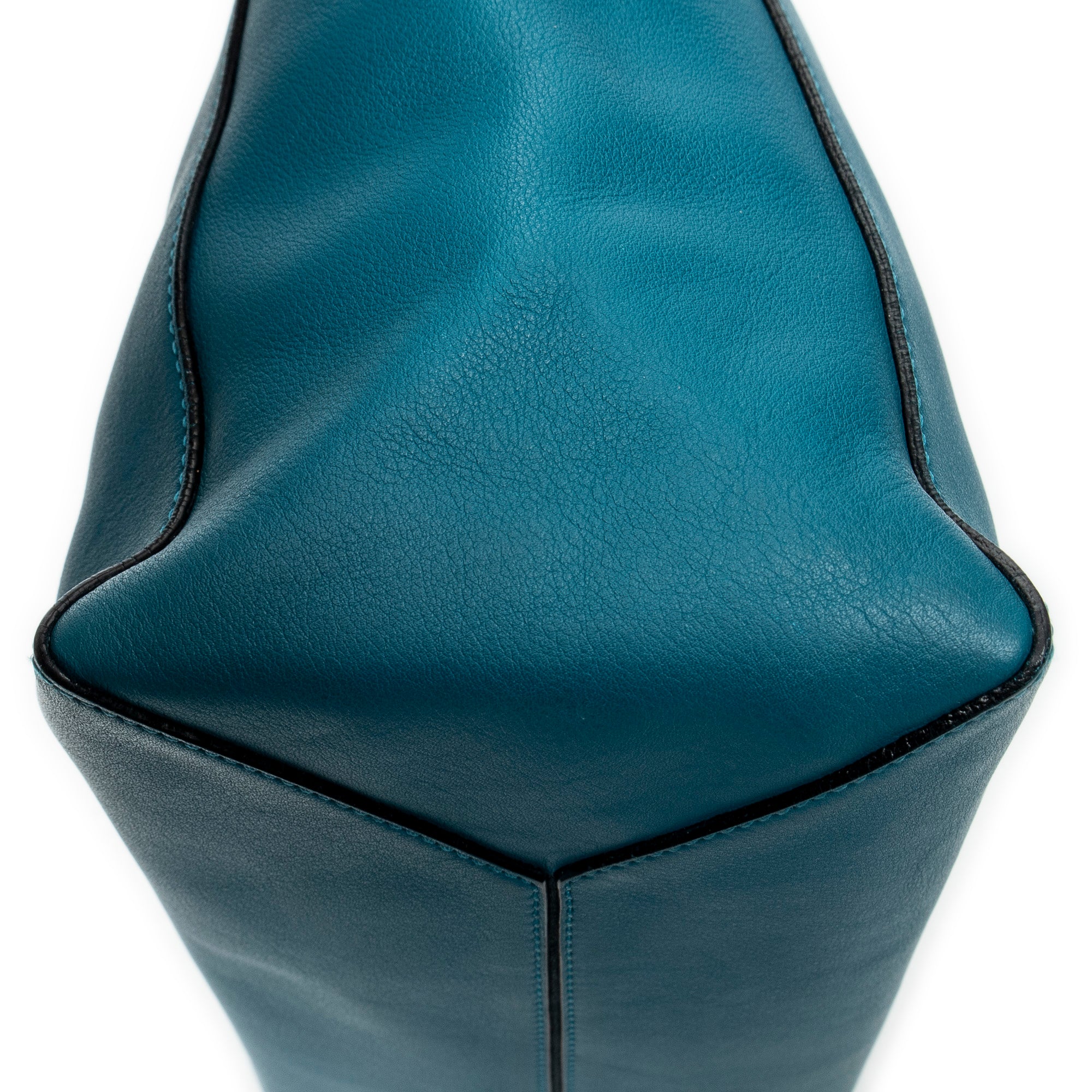 Medium Shoulder Tote