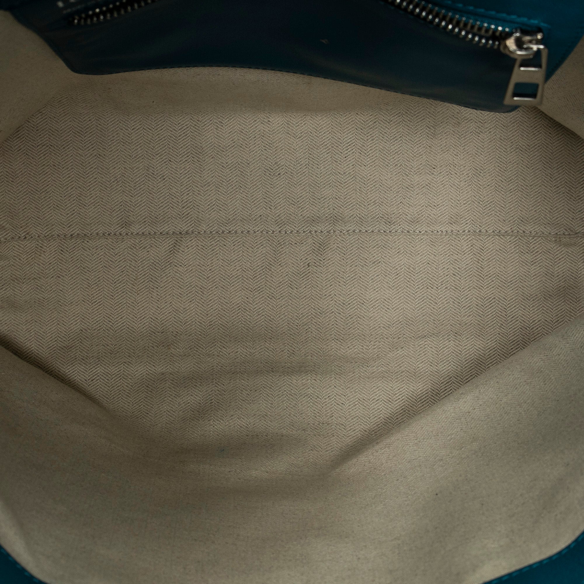 Medium Shoulder Tote