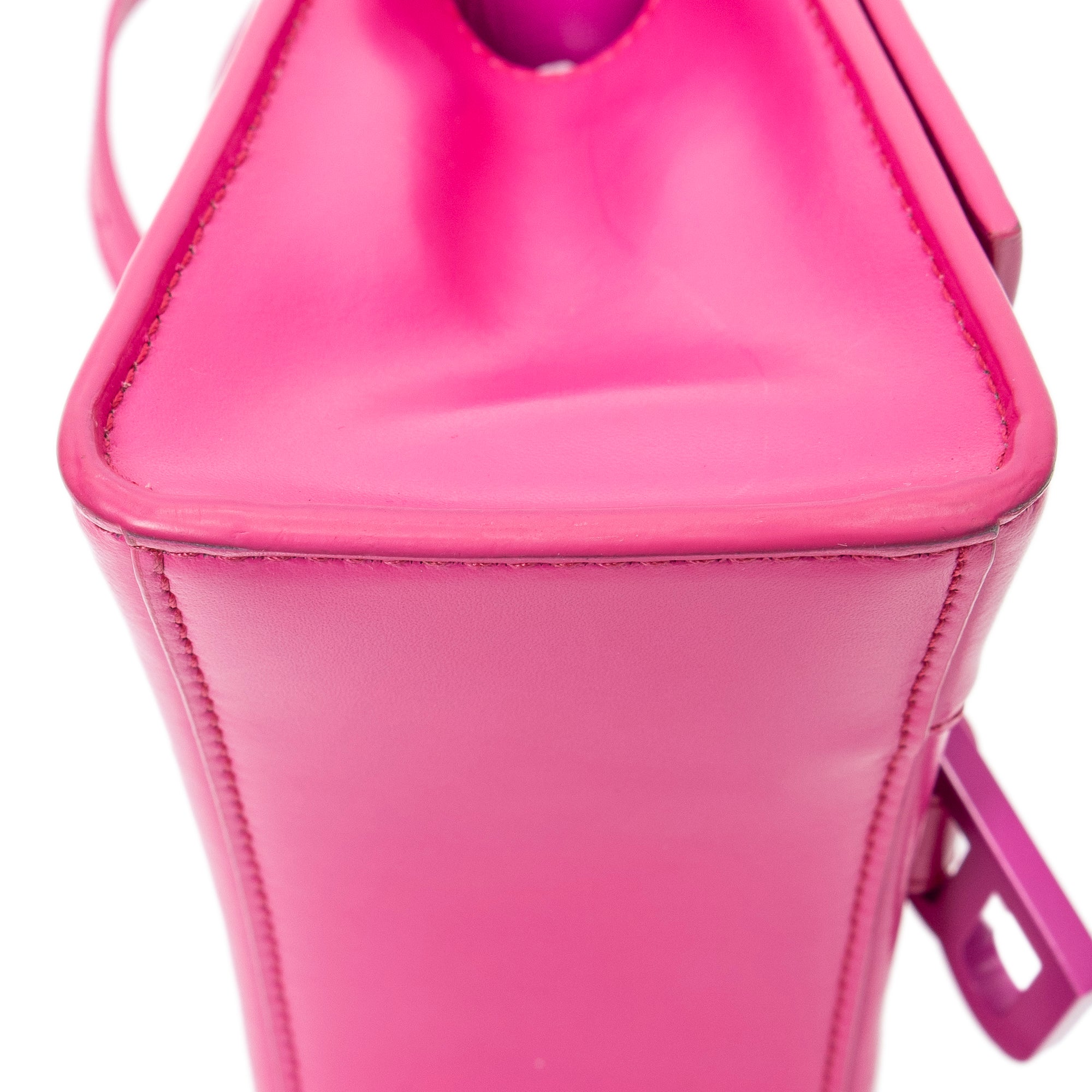 XS Hourglass