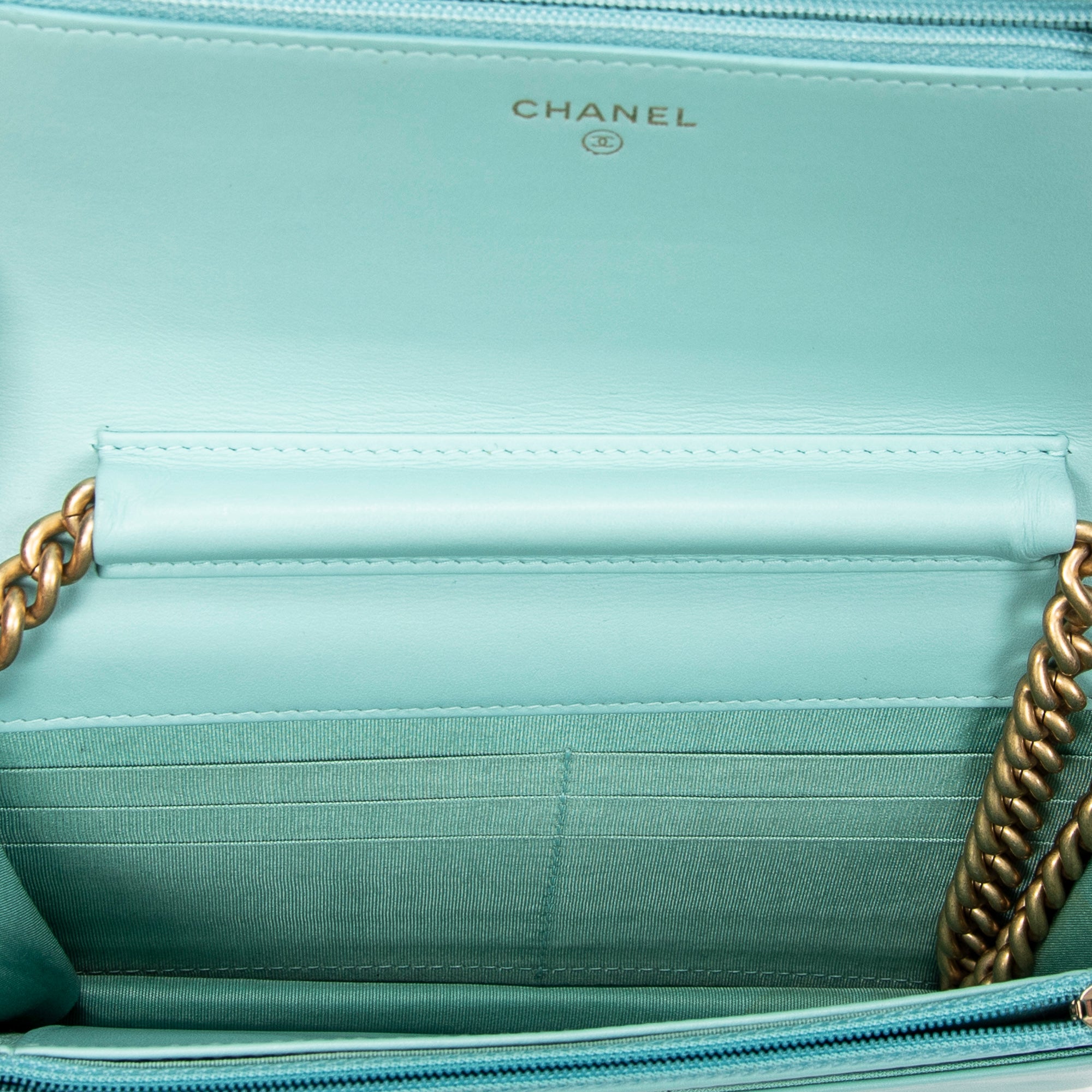 Boy Wallet on Chain