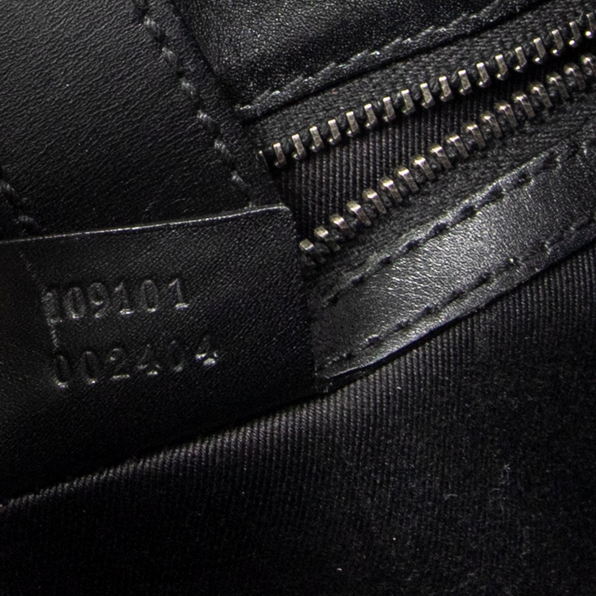 Vertical Tote