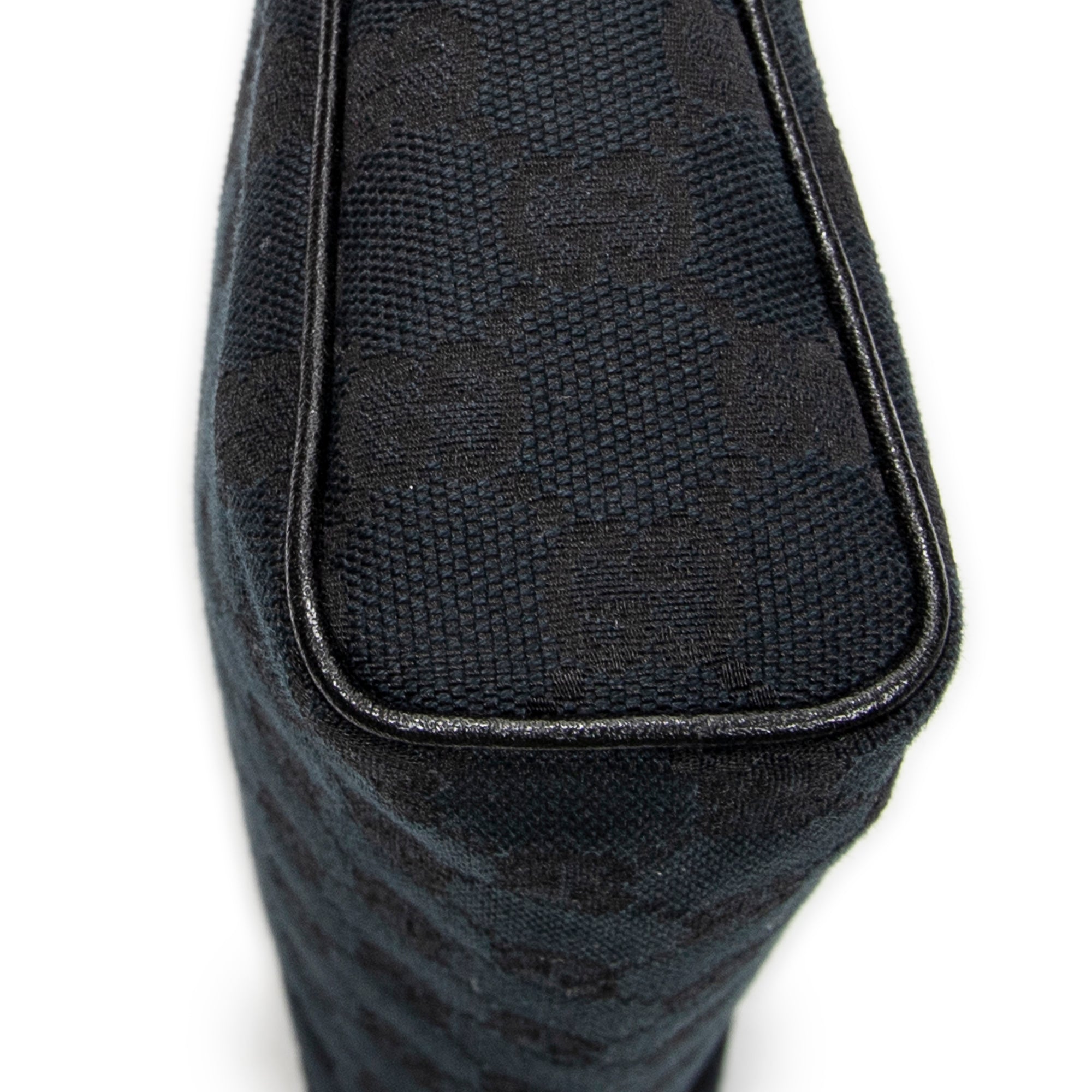 D-Ring Zip Pochette