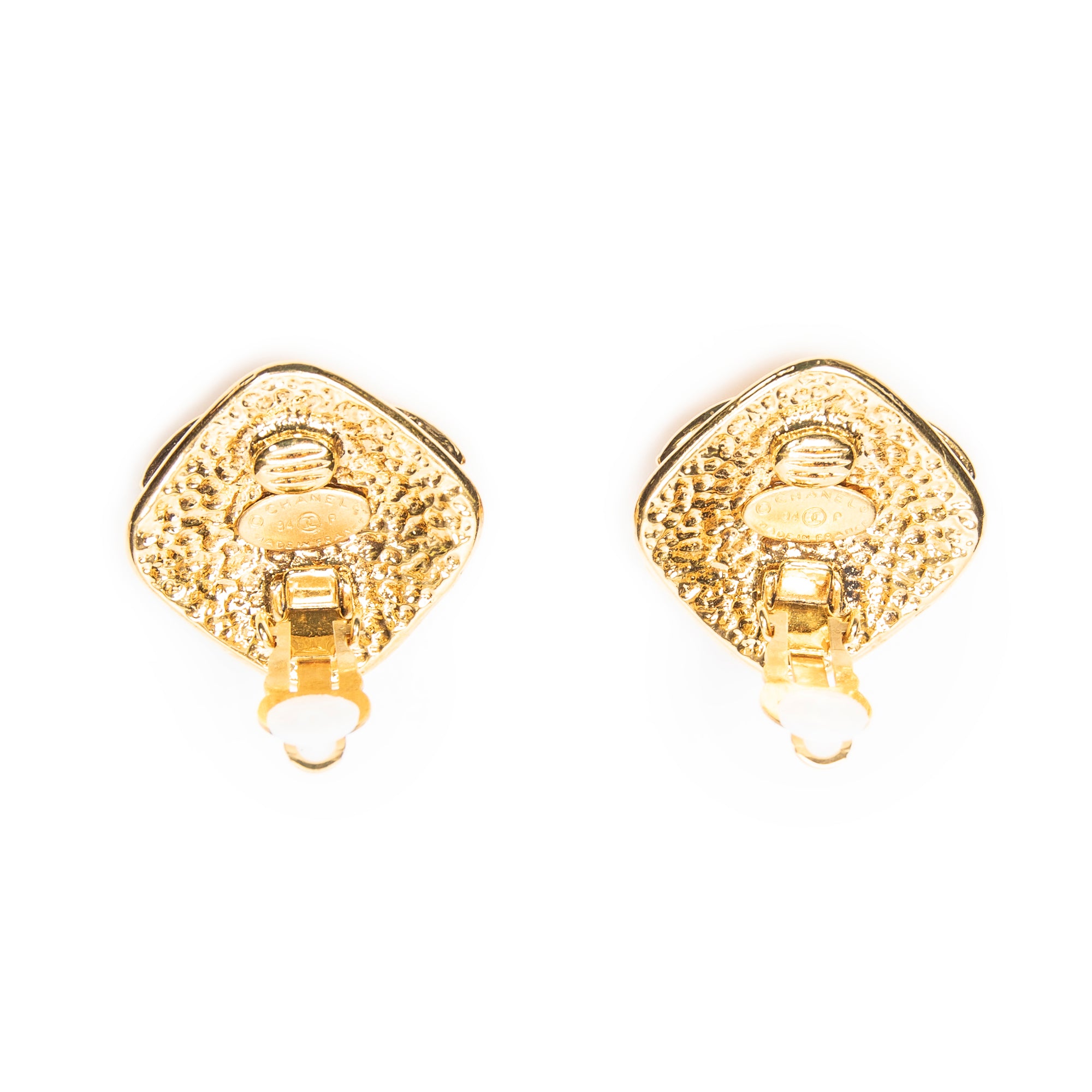 CC Diamond-shaped Clip On Earrings