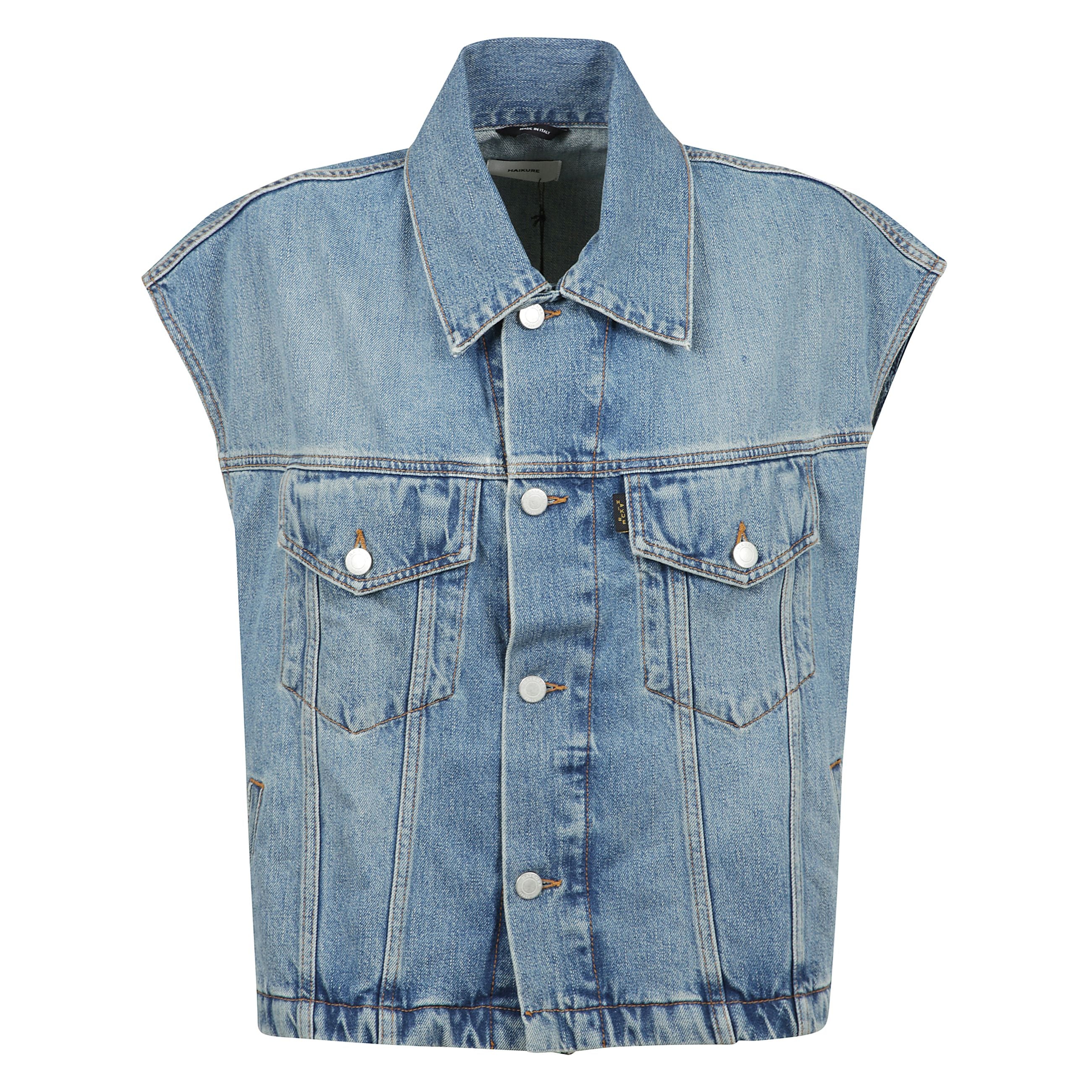 Gilet gail oversize con chiusura frontale con bottoni, due tasche con patta sul petto e due tasche a filetto laterali