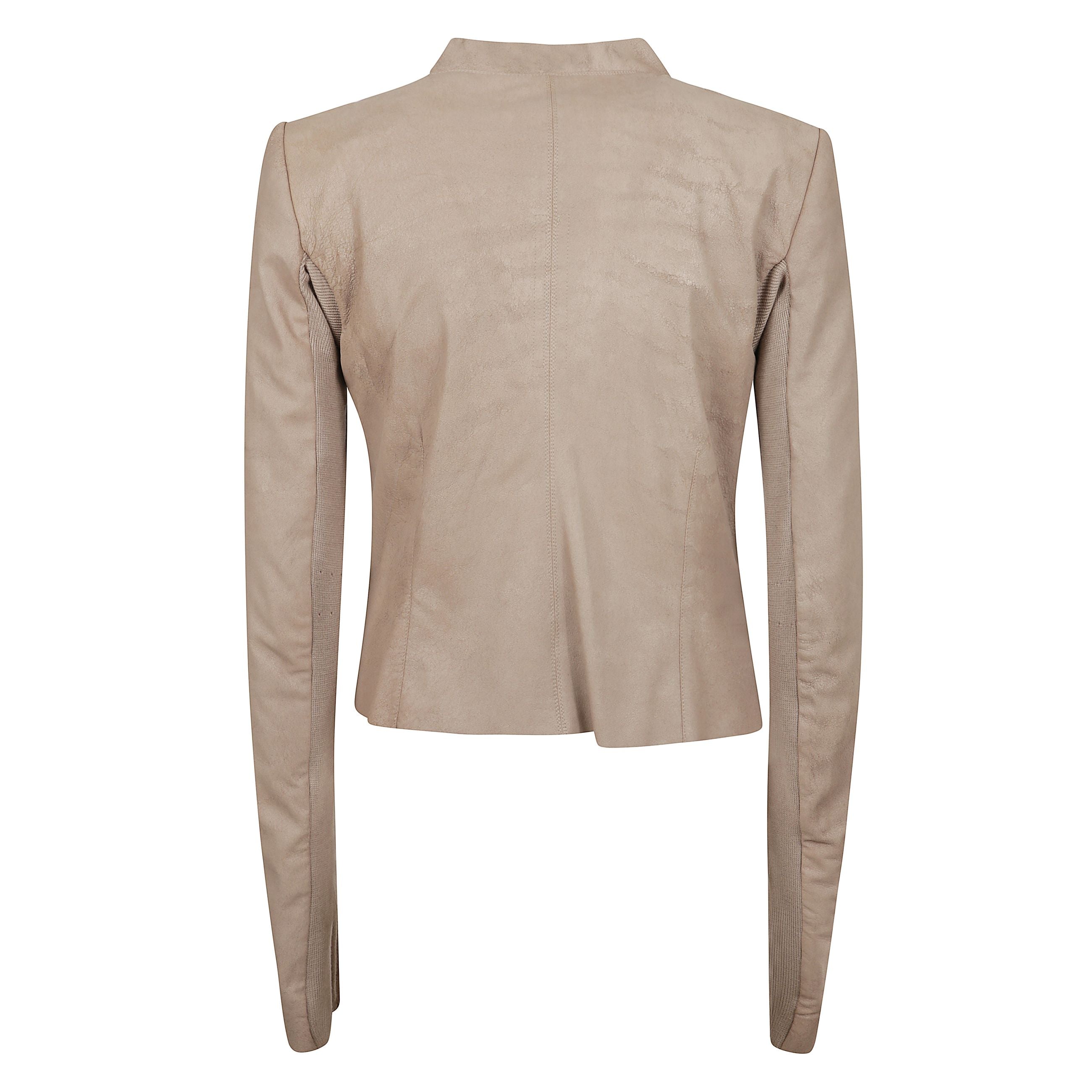 Giacca a collo basso.