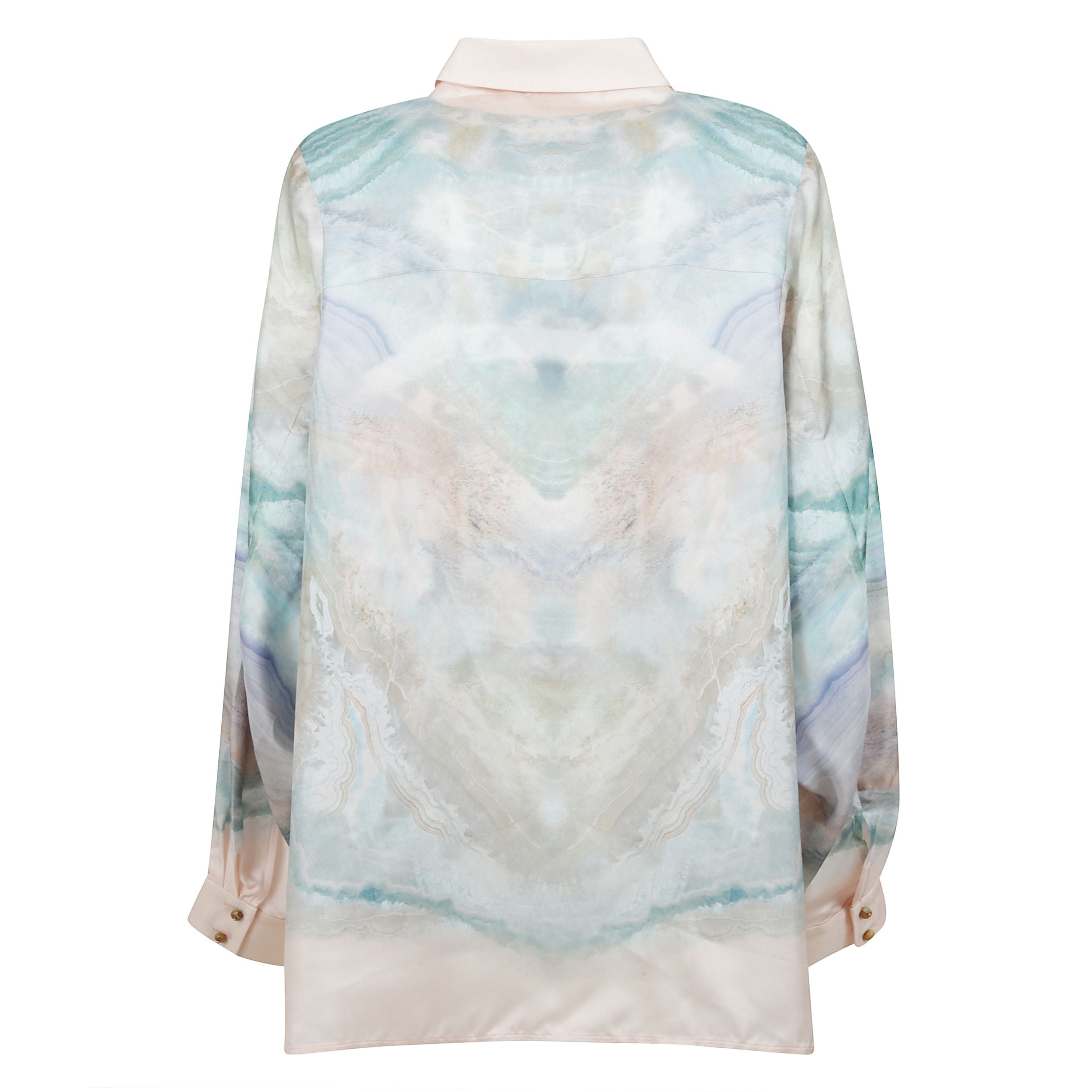 Camicia dalla vestibilità comoda illuminate in blu agata della nostra collezione primavera prêt-à-porter 2025, illumination. rilassato seta camicia con manica lungas, colletto dal taglio classico e bottoni sul centro davanti e sui polsini.