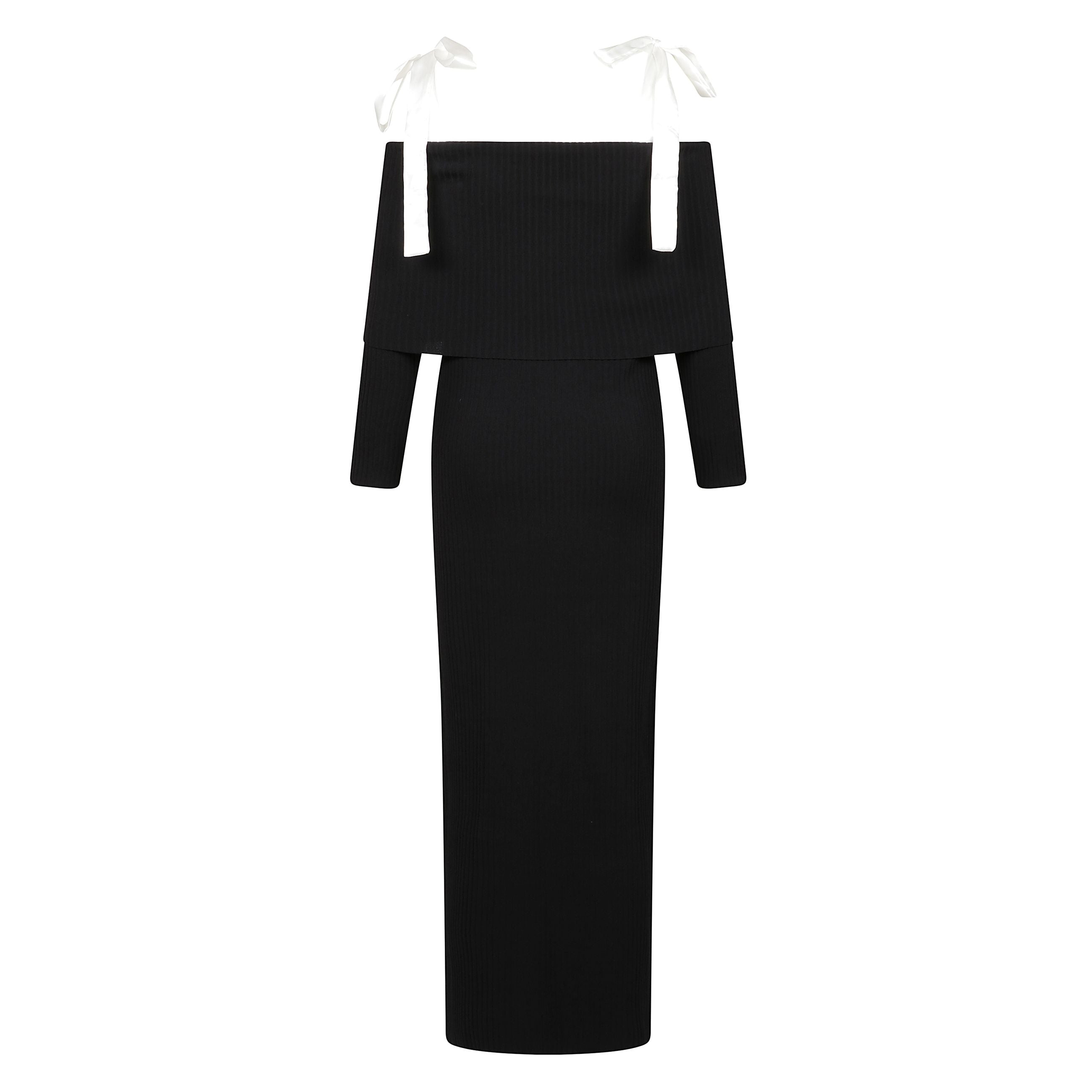 Abito lungo nero con spalle scoperte e fiocchi