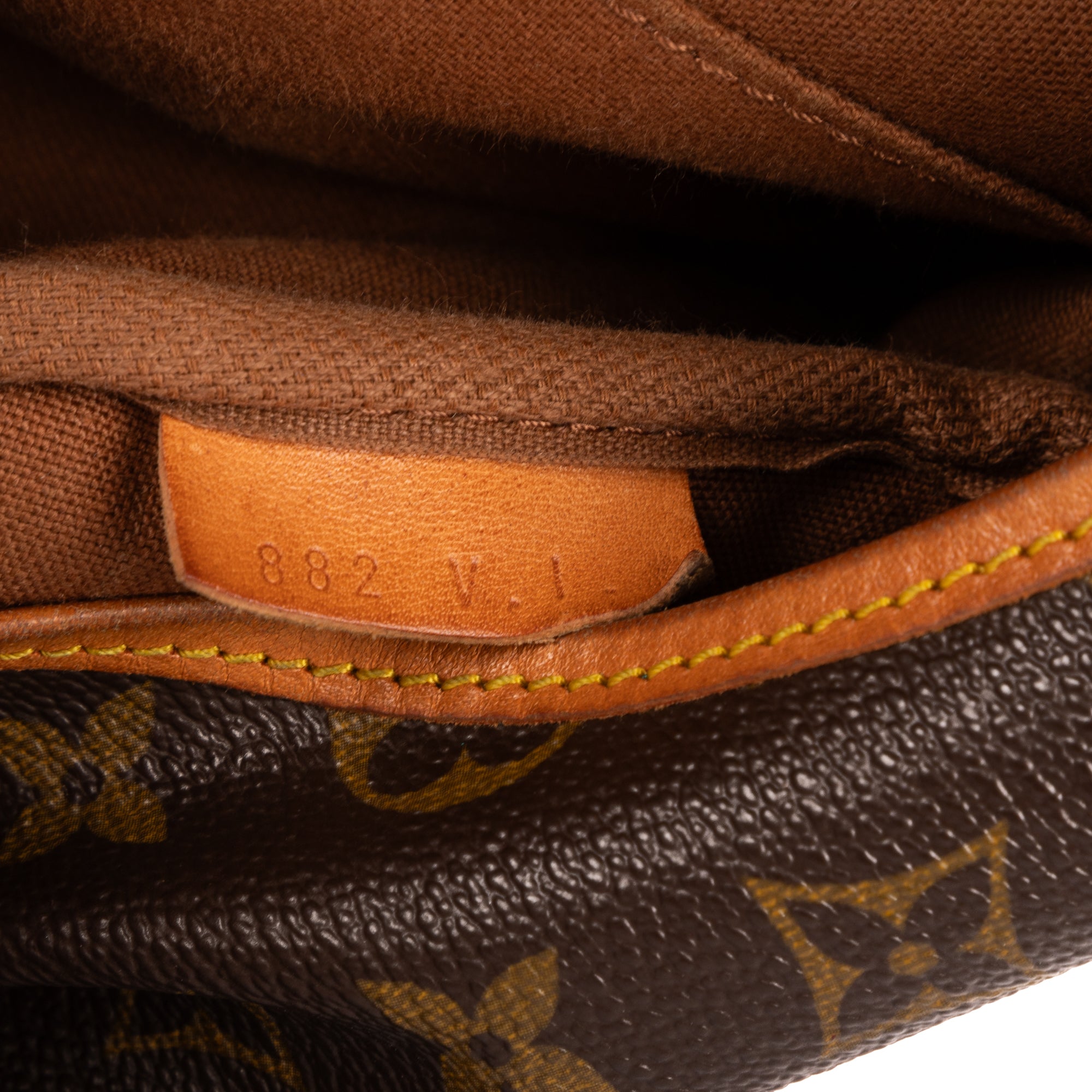 Double Strap Saumur