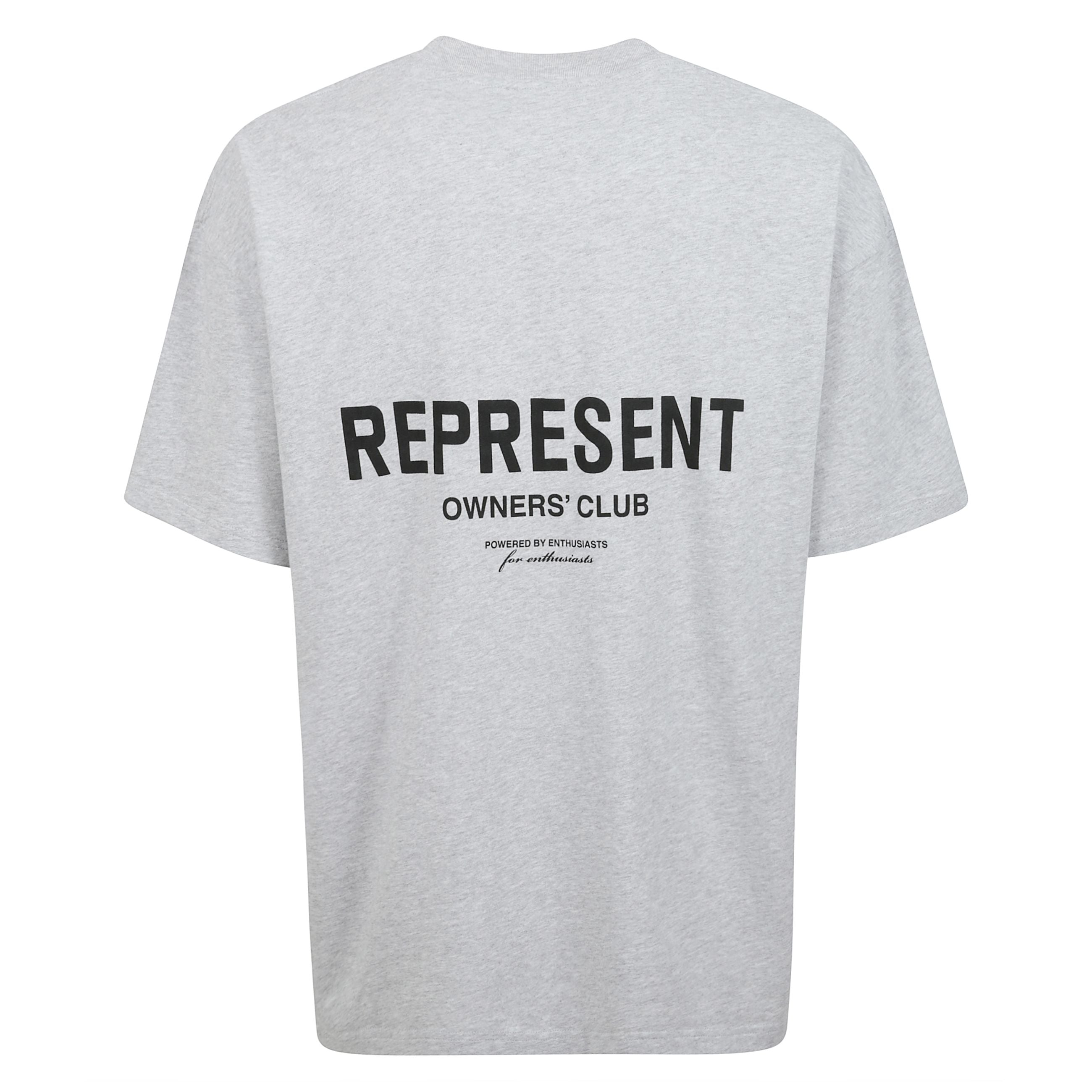 Maglia a maniche corte in jersey con vestibilità leggermente oversize in cotone medio a girocollo e costine. questa t-shirt è rifinita con il nostro logo in metallo sull'orlo.