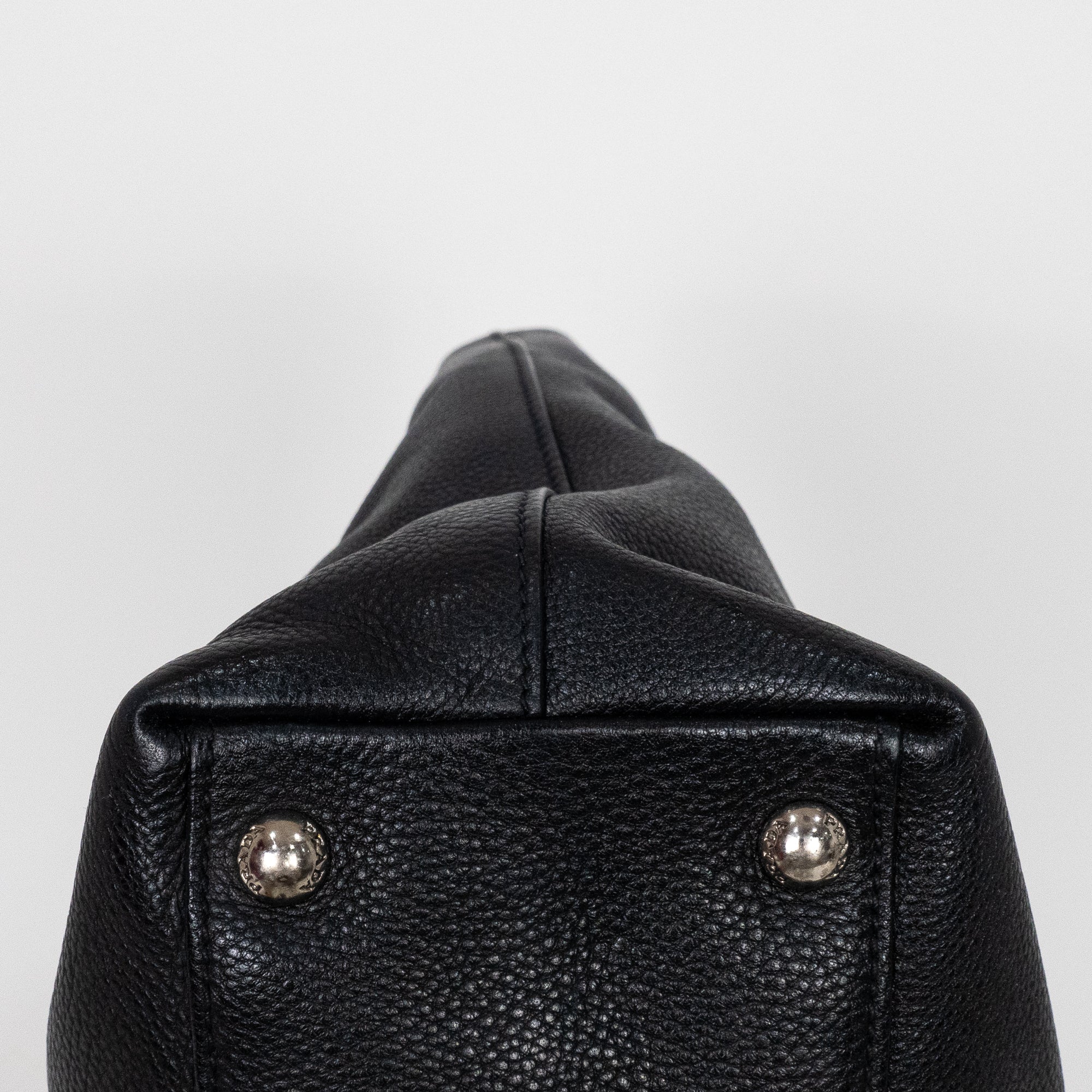 Classic Medium Shopping Tote