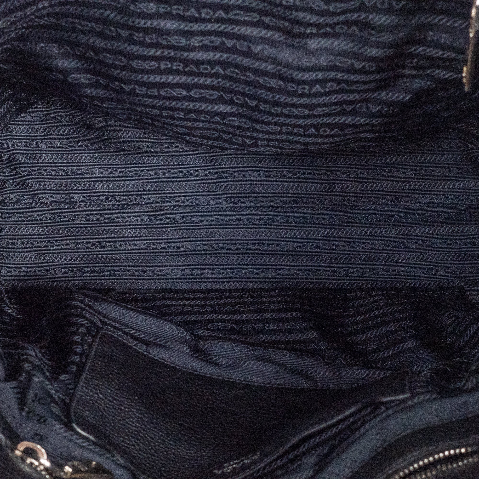 Classic Medium Shopping Tote