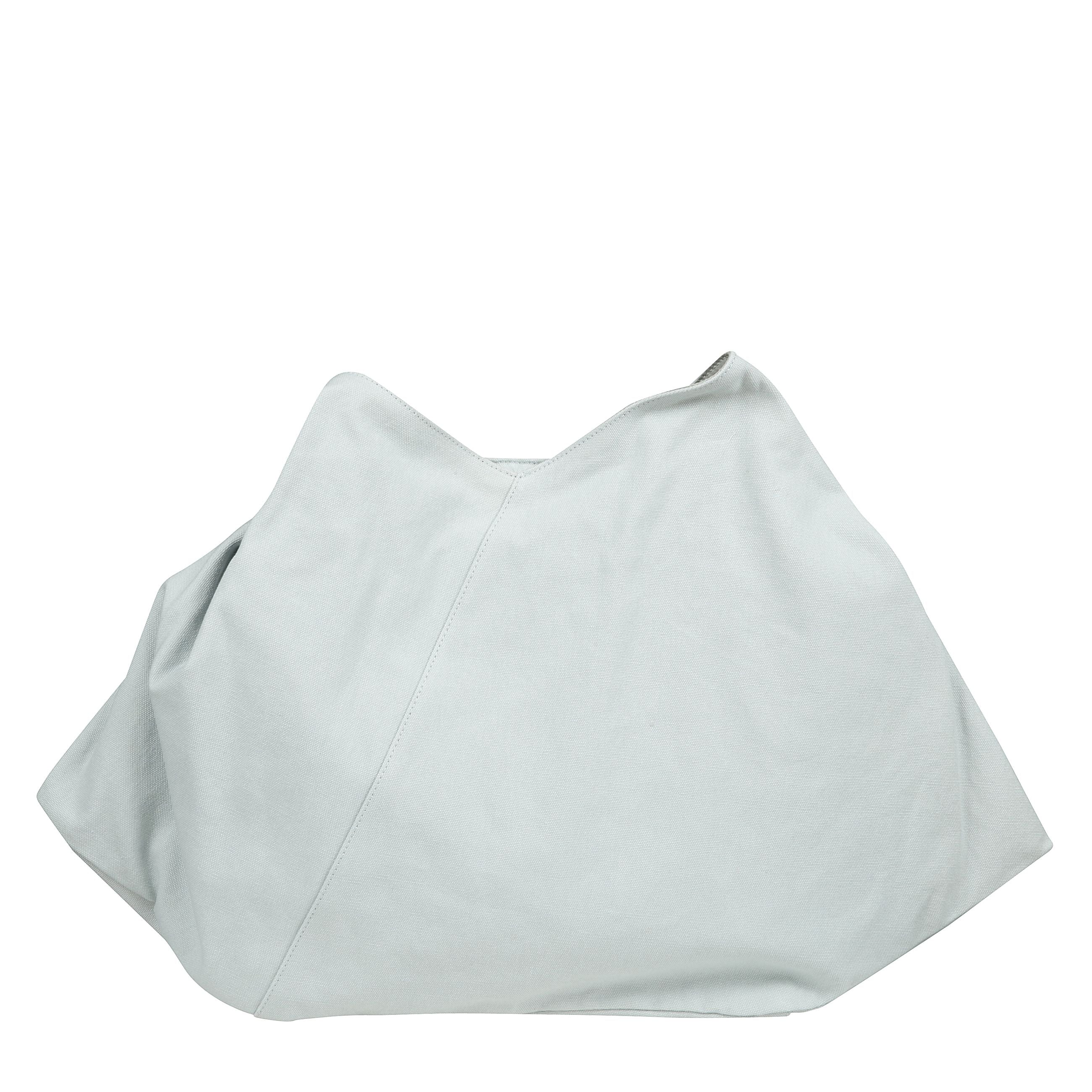 Borsa a spalla japanese in tela drappeggiata con chiusura a bottoni, effetto sbiadito e design con tracolla singola.