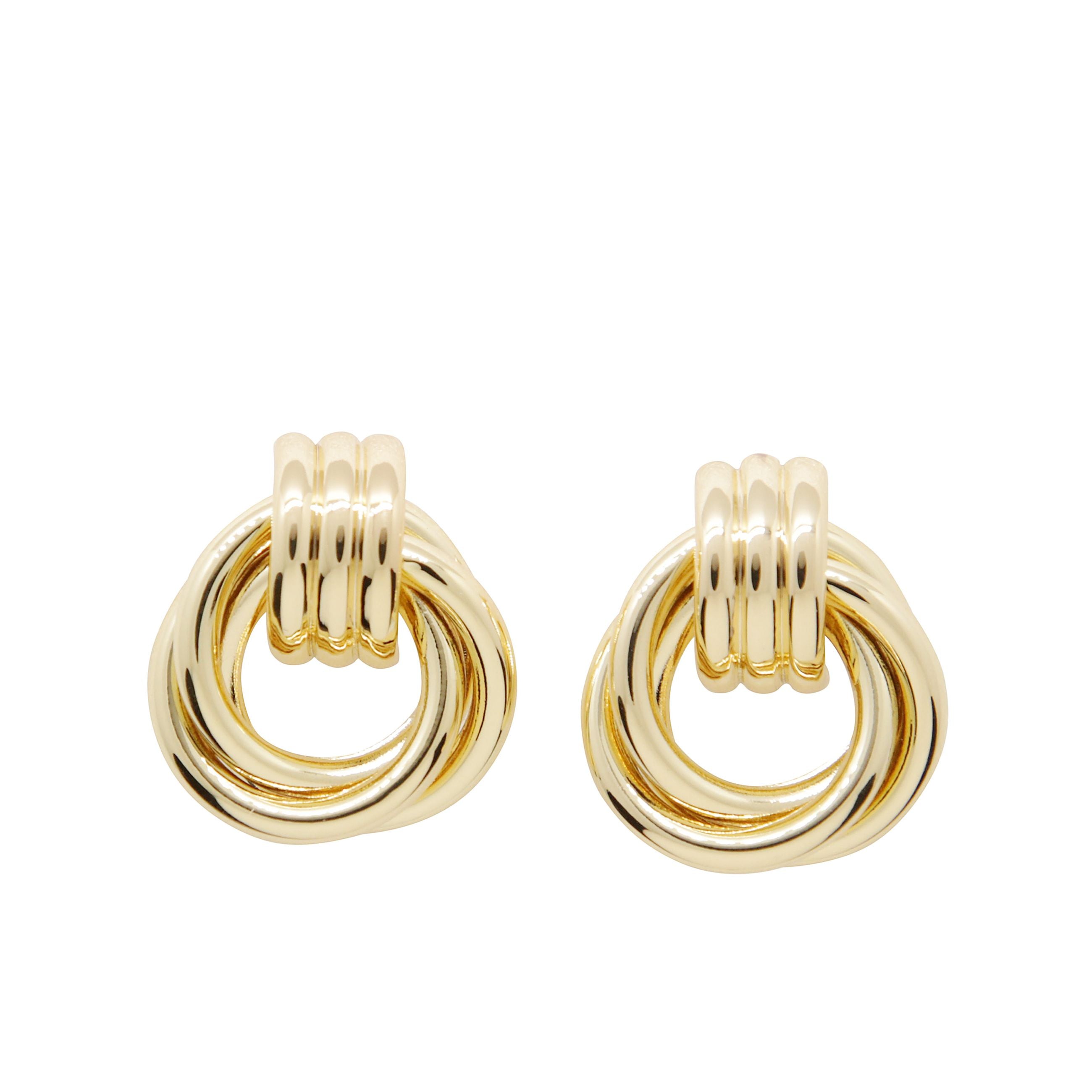 Orecchini a triplo nodo.