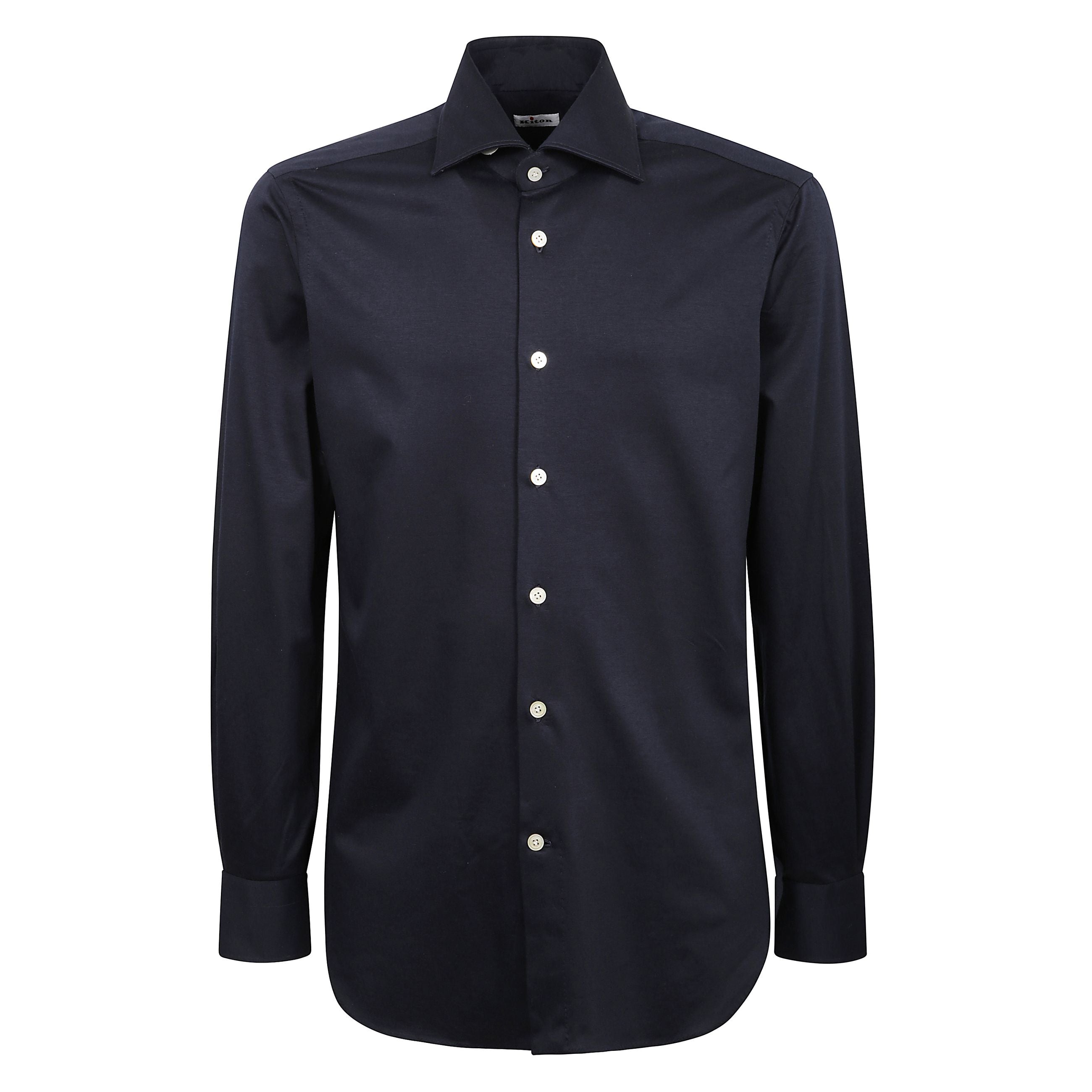 Camicia regular fit con collo francese, abbottonatura sul davanti