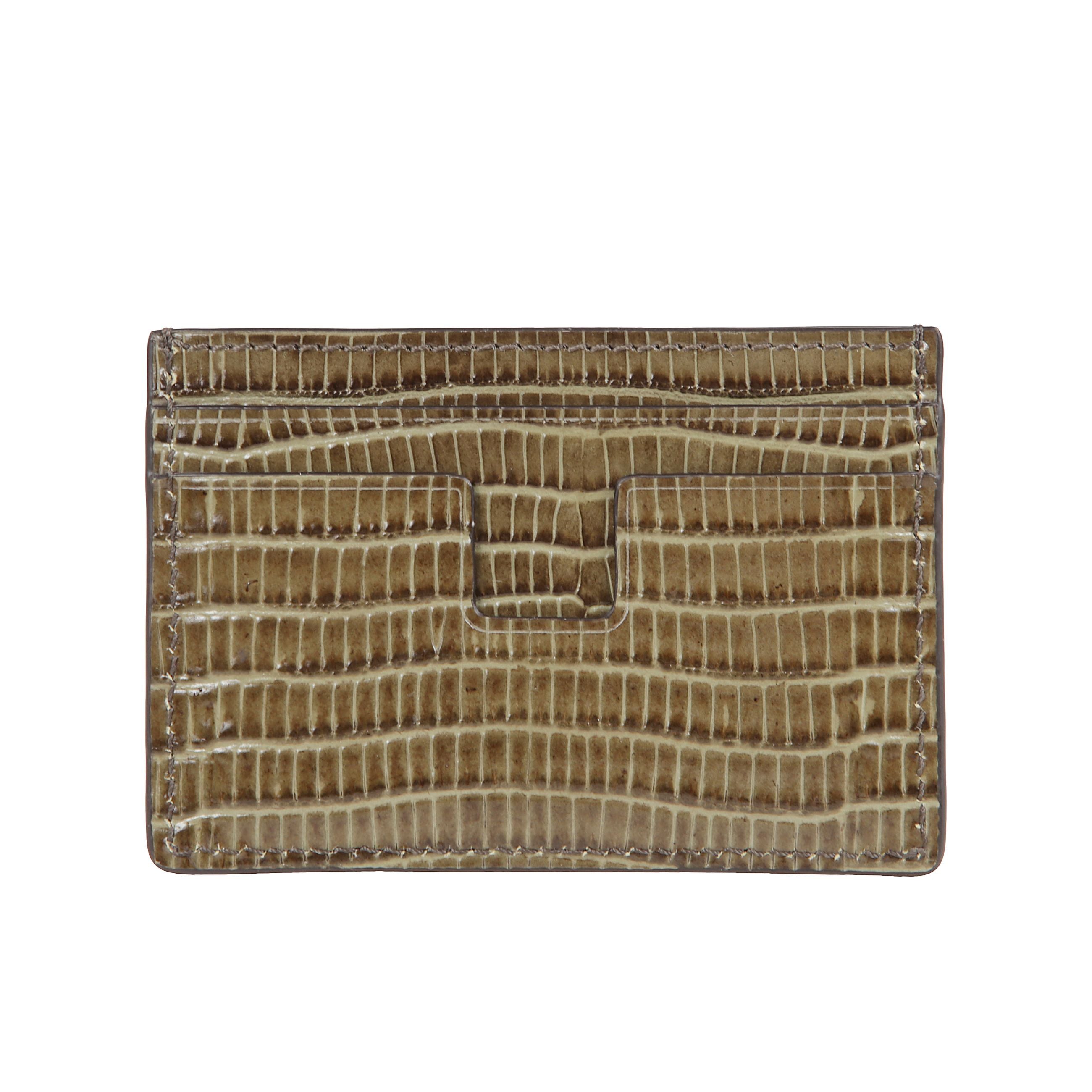 Portacarte in pelle di vitello. texture effetto coccodrillo. slot multipli per schede e vano centrale. dimensioni compatte. logo tom ford sulla parte frontale.