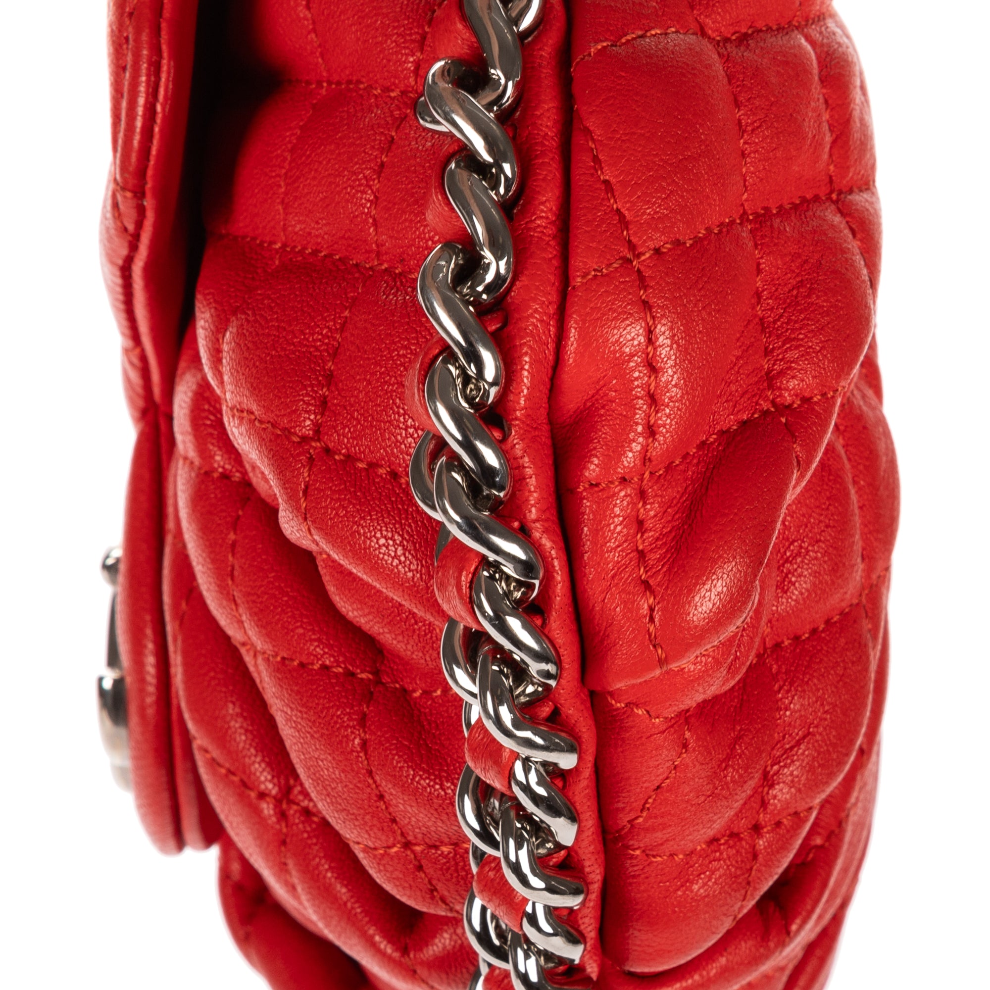 Chain Around Flap Small