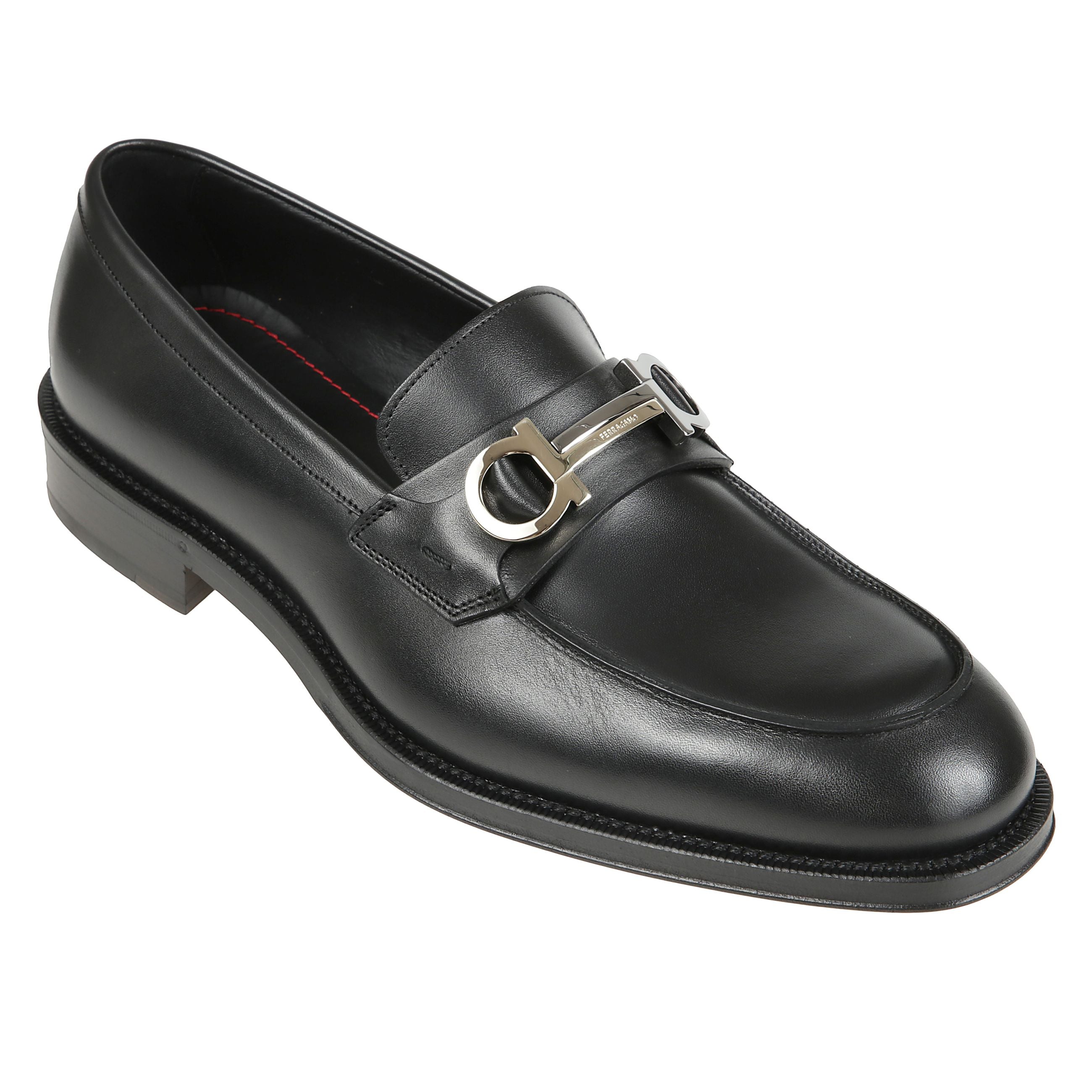 Mocassino ornamento gancini con suola in cuoio