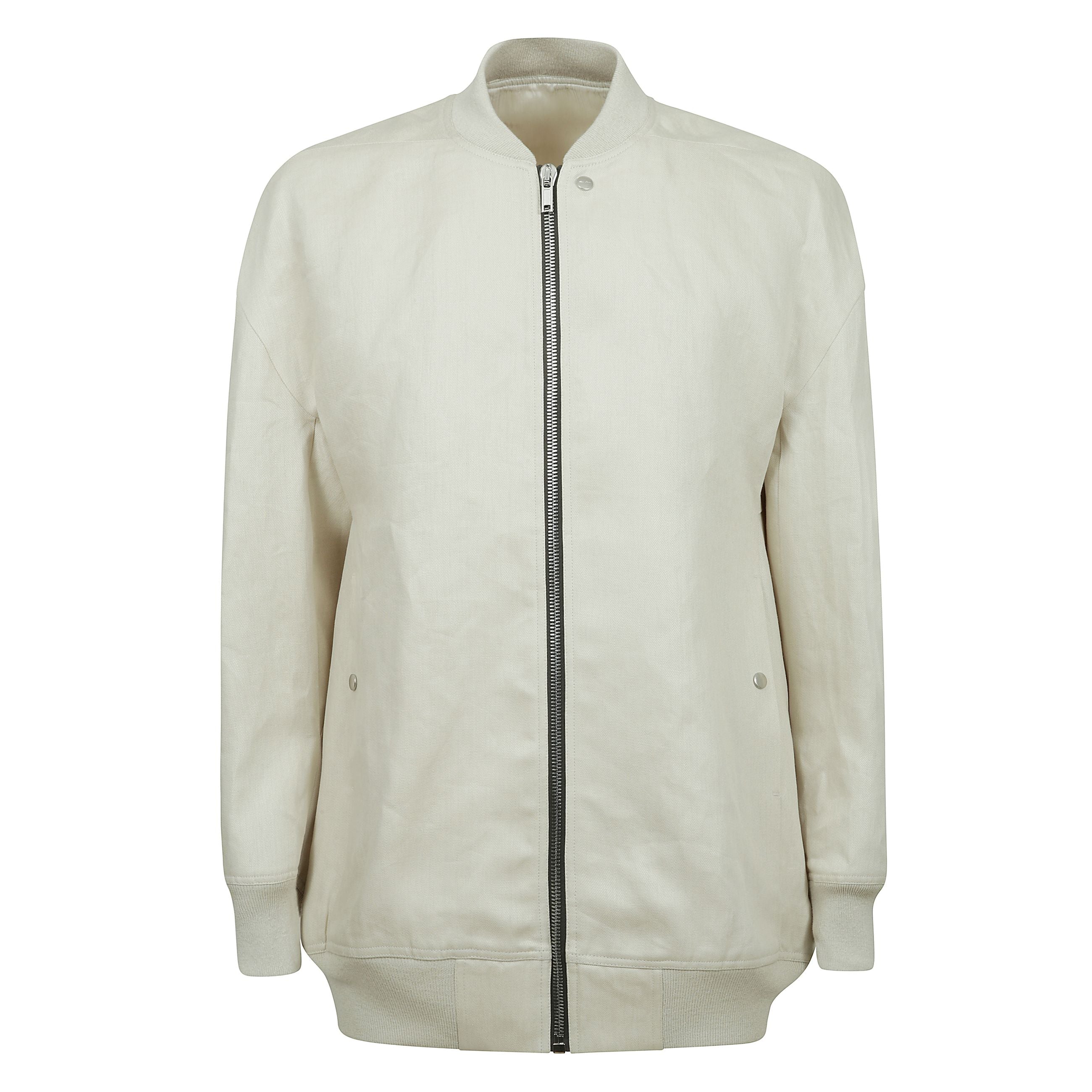 In linea con lo stile distintivo del marchio e l'approccio distinto al lusso sobrio, la giacca bomber in twill di volo rick owens peter è progettata con proporzioni esagerate come si vede attraverso il suo corpo lungo e la vestibilità oversize. realizza