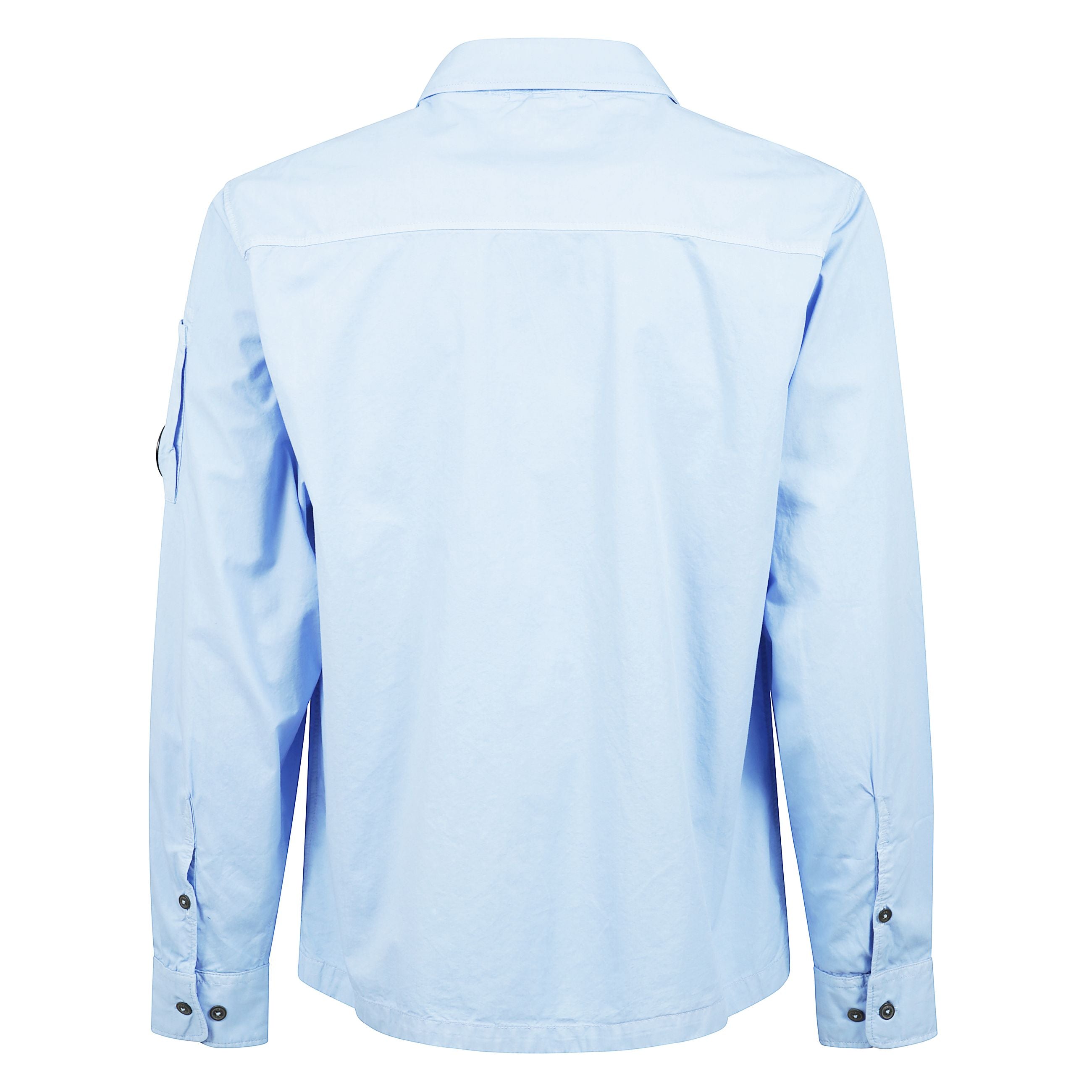 Giacca leggera dallâeleganza essenziale e moderna realizzata in una tonalità celeste raffinata. il design minimalista è arricchito da una chiusura frontale con zip a doppio cursore impreziosita dal dettaglio logo. il colletto classico e la tasca appli