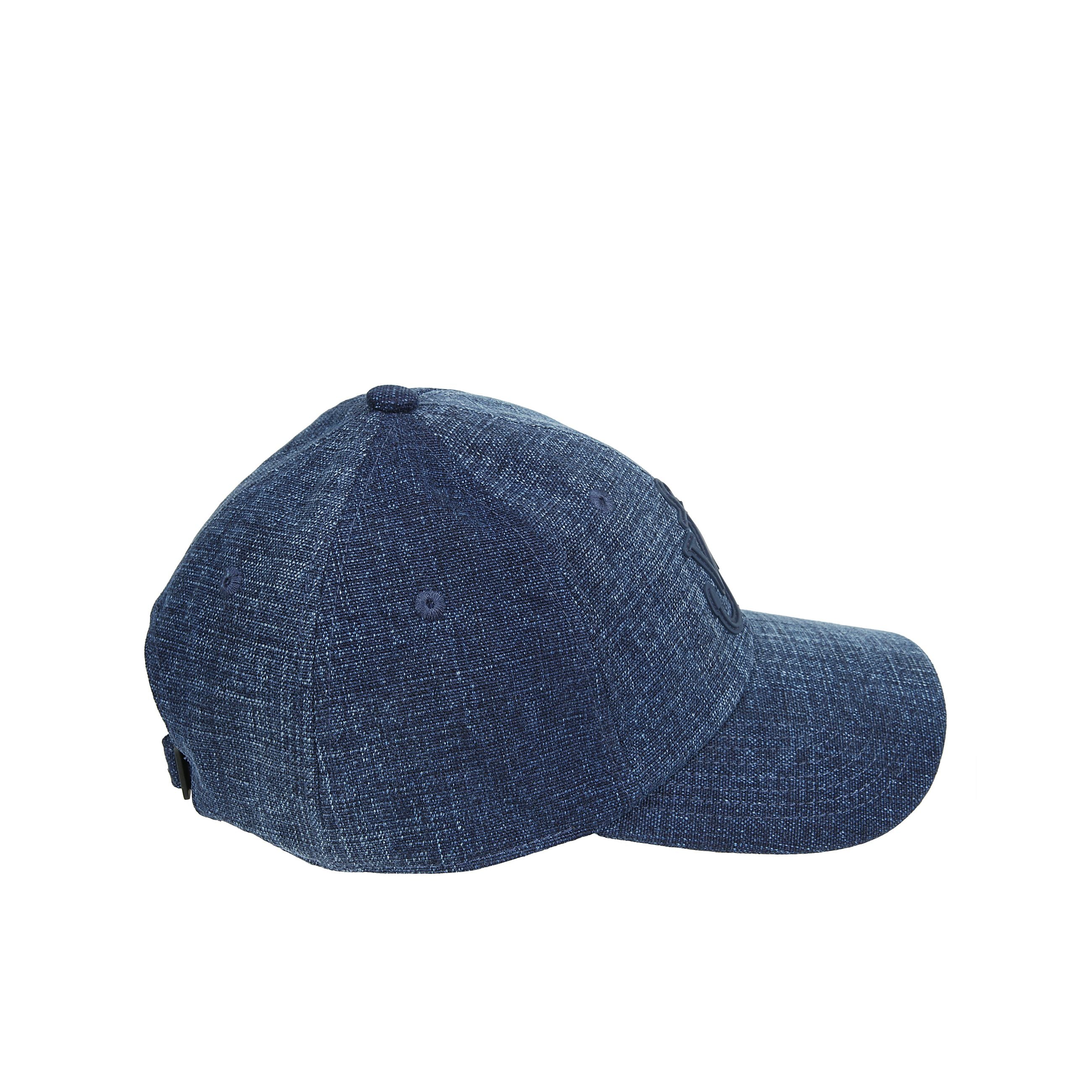 Modello da baseball con logo anchor jwa in silicone sul davanti, chiusura regolabile, fascia interna con logo, fibbia posteriore logata regolabile, fodera in cotone, tesa curva.