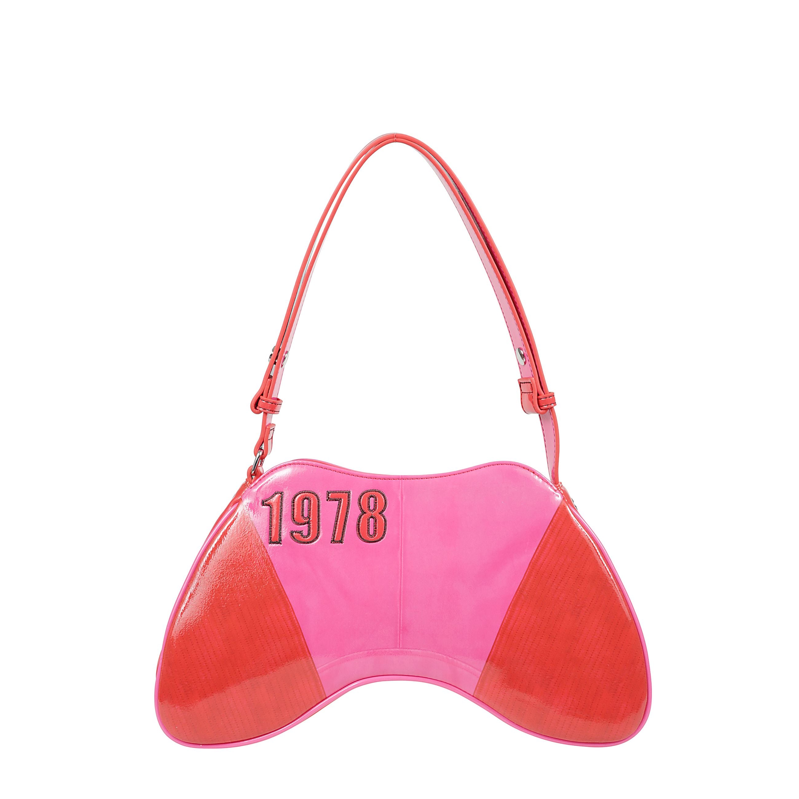 Diesel borsa play play shoulder a spalla con manico estendibile.