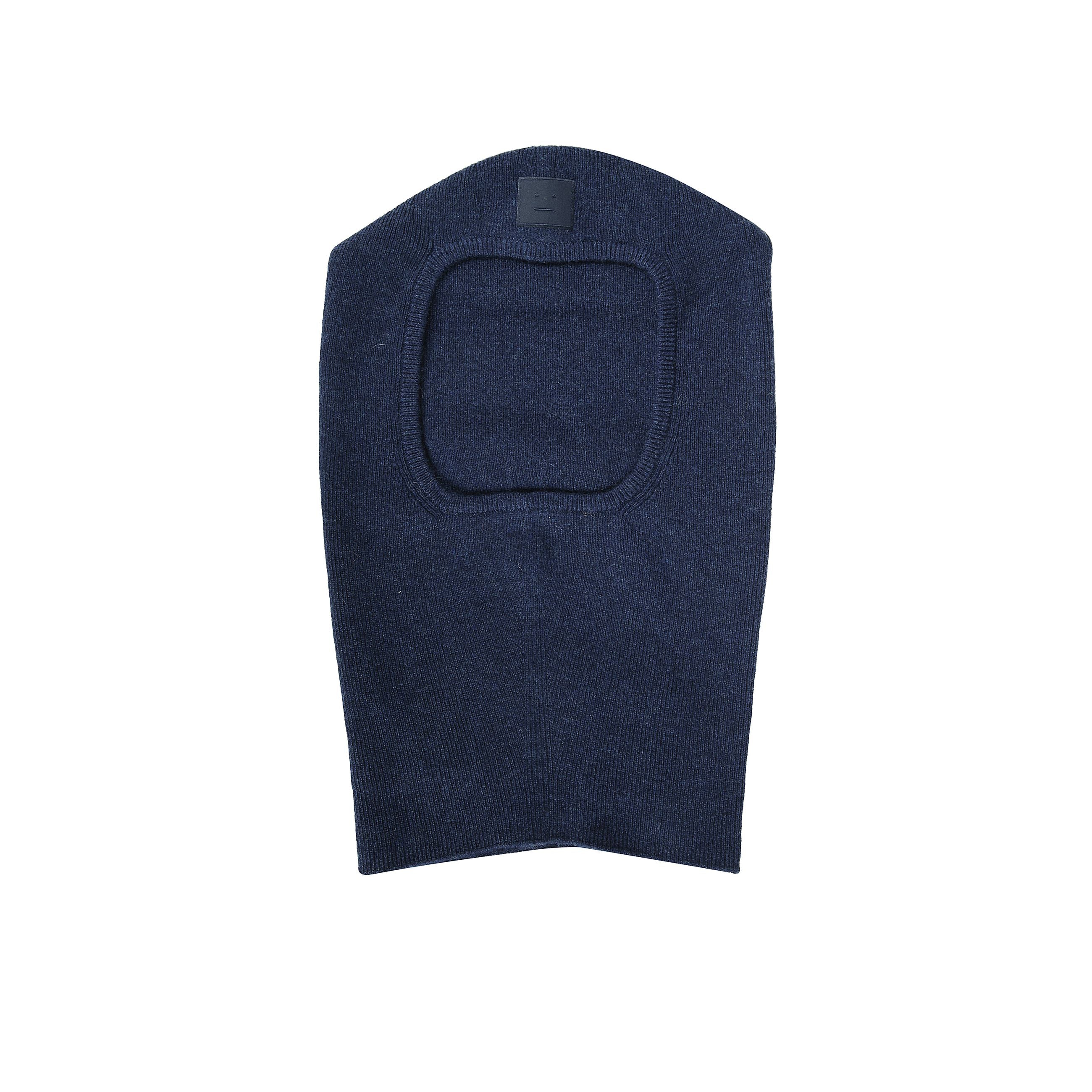 Il passamontagna beanie è realizzato in lana con finitura a coste con costruzione quadrata e polsino cucito ripiegato. toppa con logo face sul davanti.