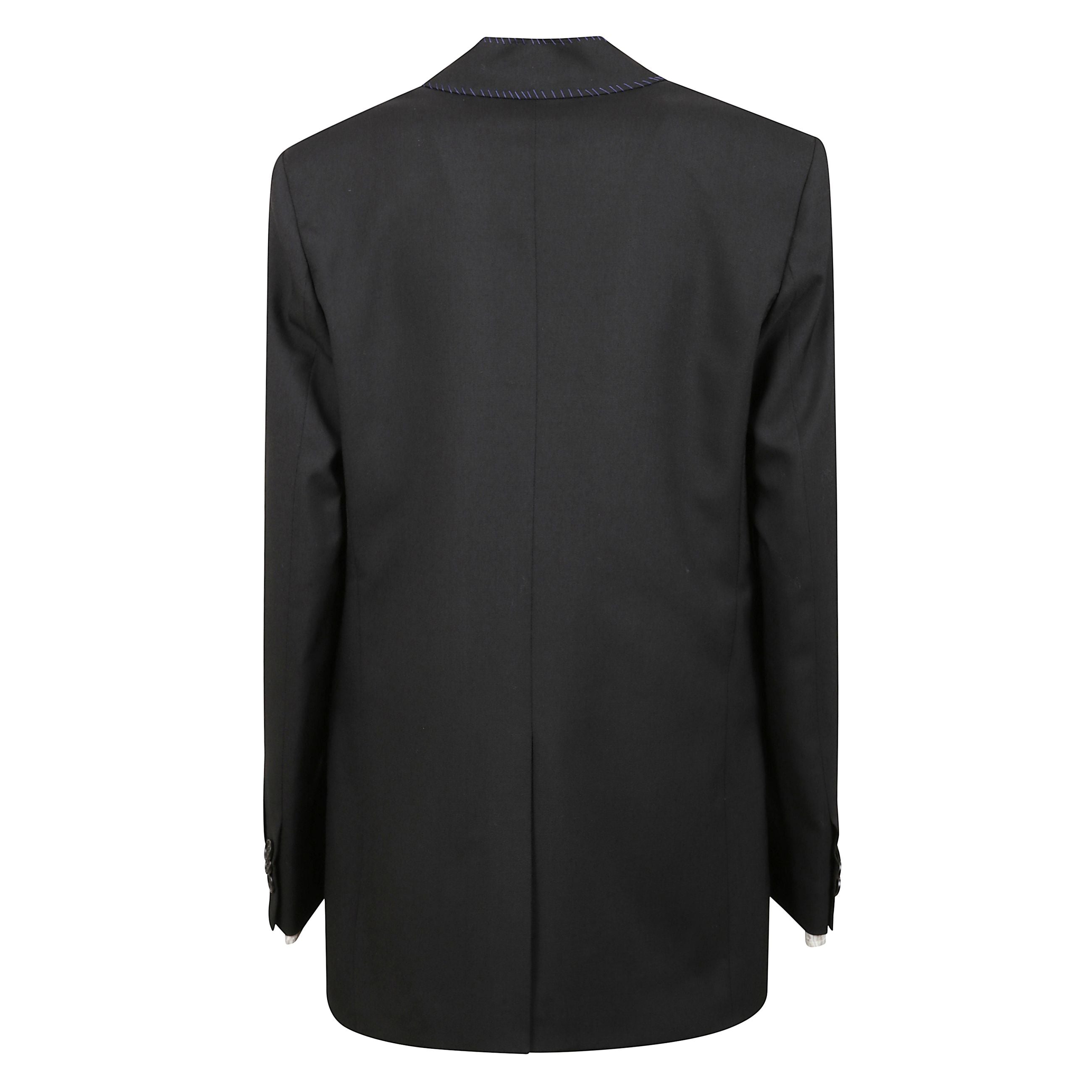 Blazer in tessuto. chiusura monopetto a due bottoni. impunture decorative a contrasto sui bordi. tasca a filetto sul petto e tasche frontali con pattina.