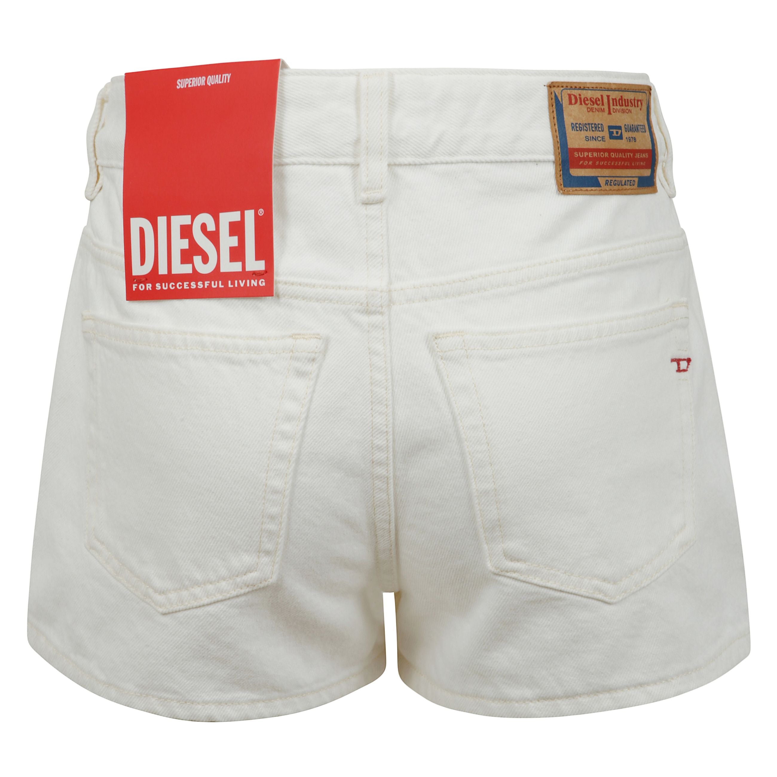 Shorts diesel in denim di cotone. modello a vita alta e chiusura a bottone e cerniera. tre tasche laterali a filetto davanti. due tasche laterali a filetto sul fondo.
