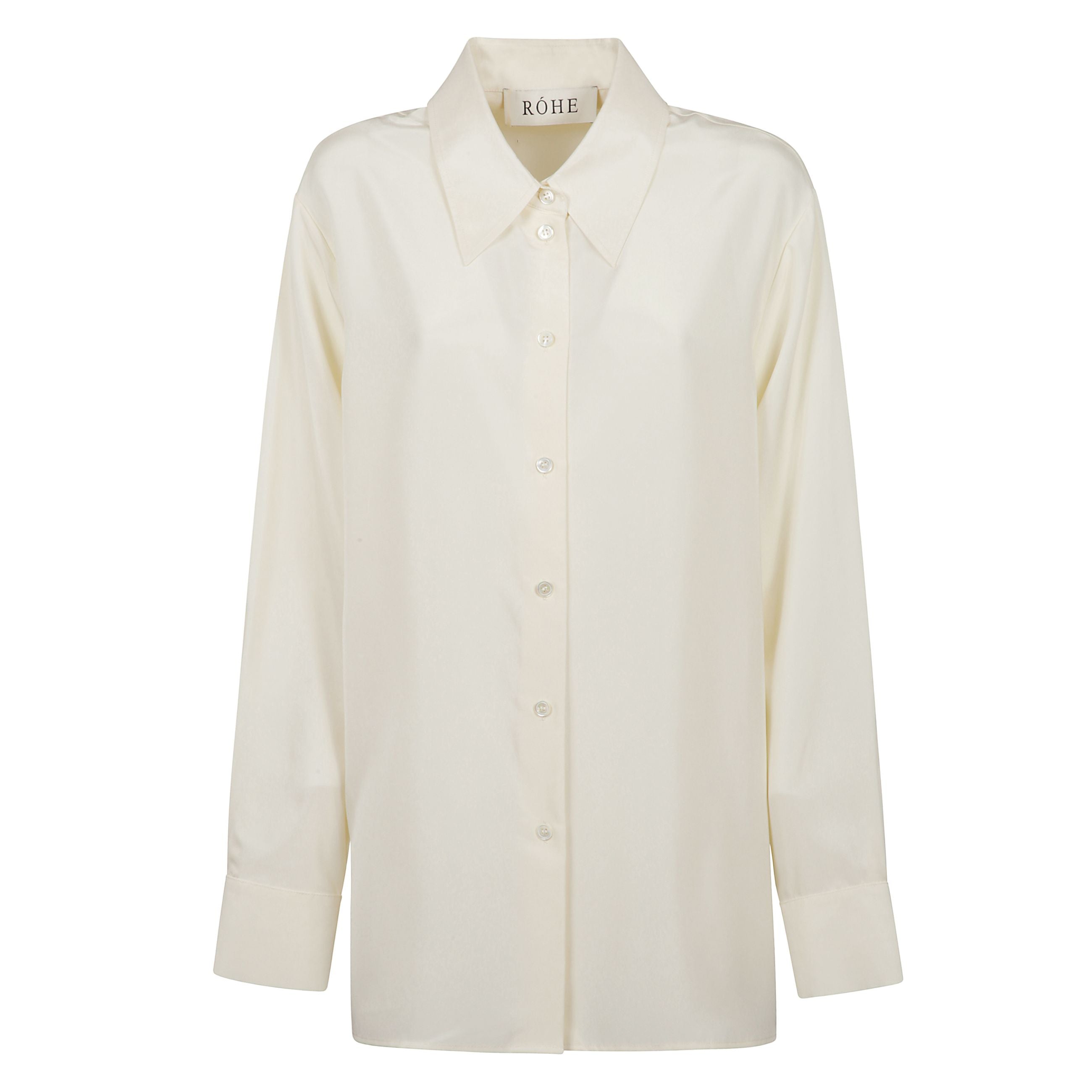 Camicia in seta lavata con un colletto affilato e spalle leggermente cadenti