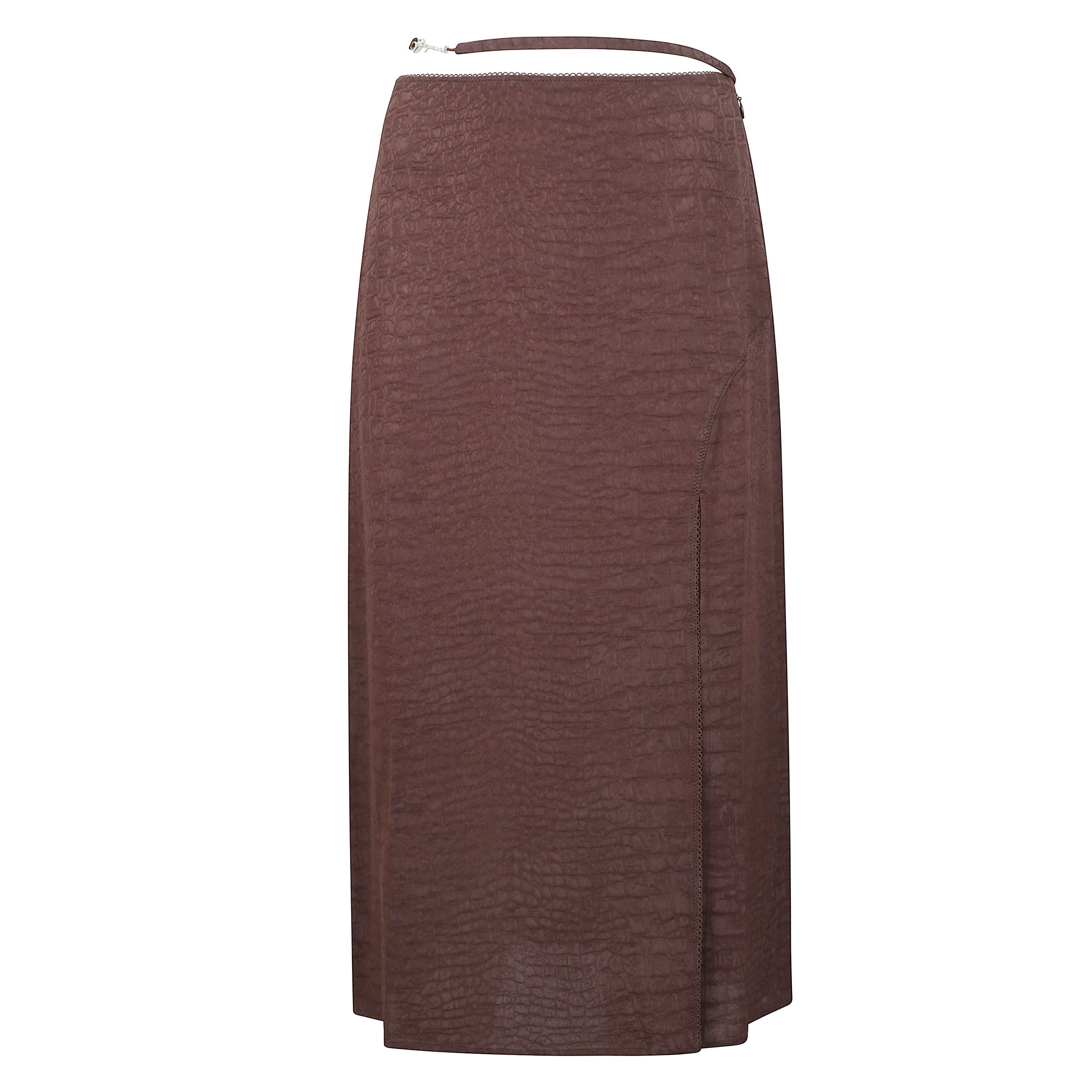 La gonna notte con charm jacquemus.