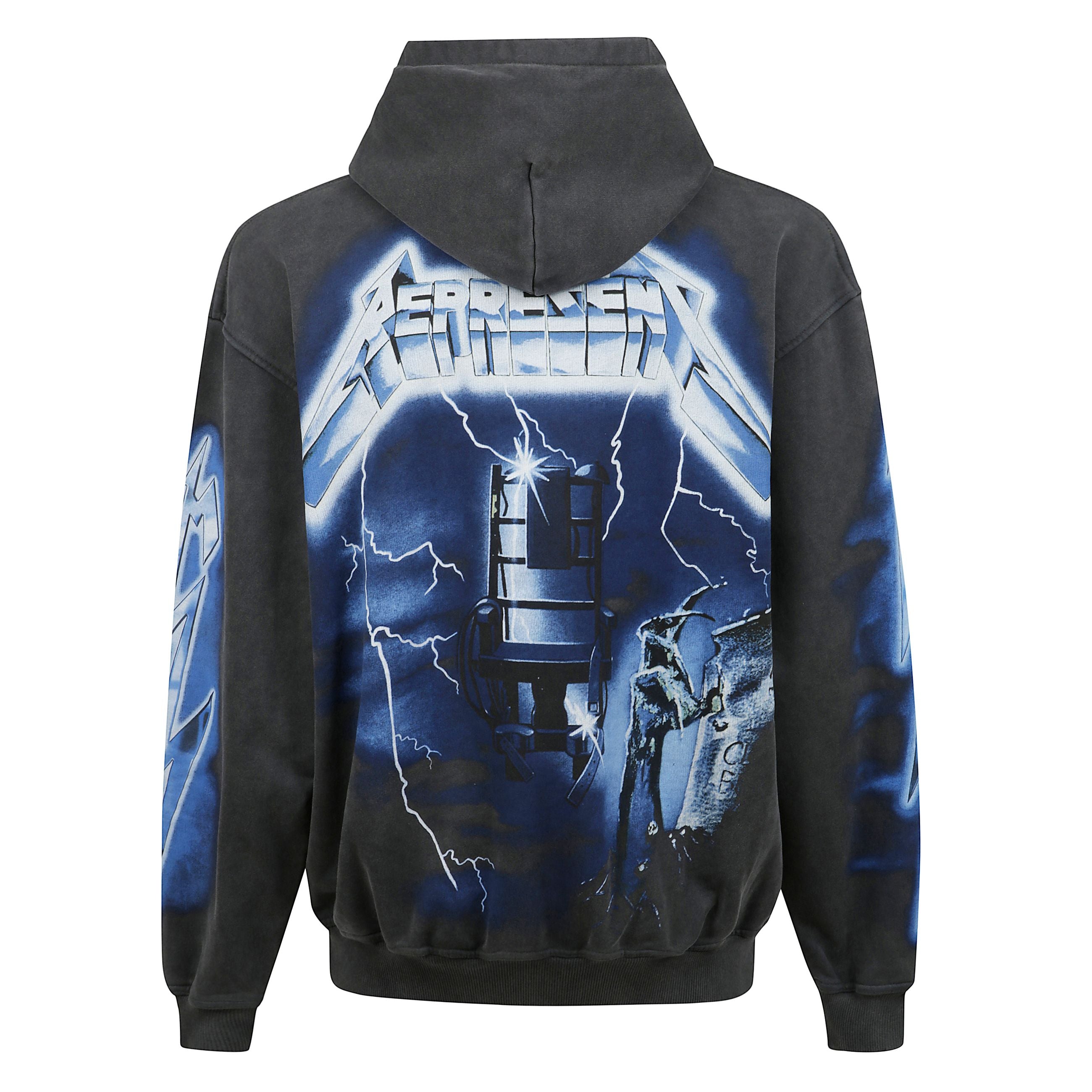 Felpa con cappuccio in french terry, leggero effetto usurato su tutta la superficie, tasca frontale a marsupio e grafica stampata sul davanti e sul retro