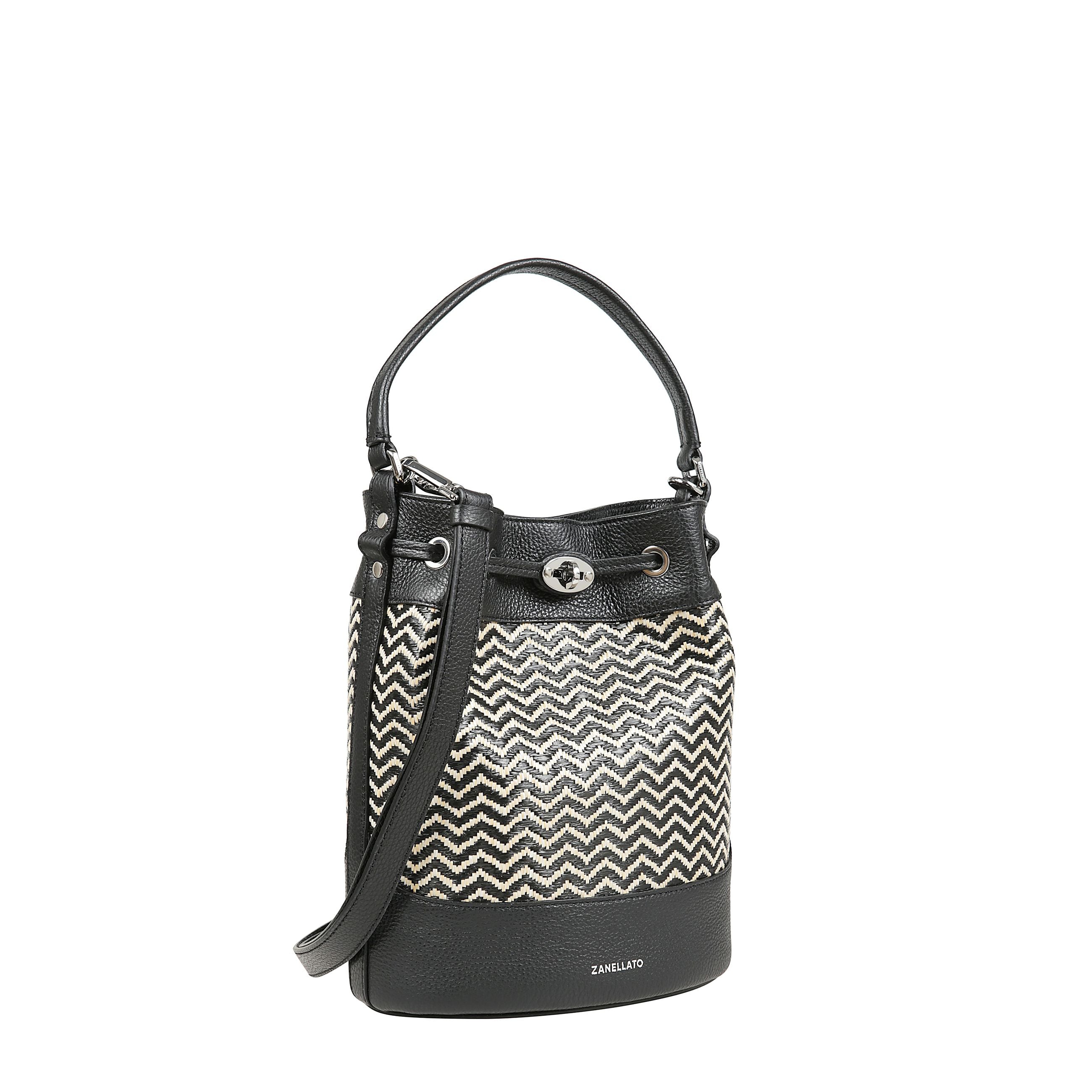 Borsa a secchiello con manico superiore e tracolla, chiusura a coulisse e dettaglio girello