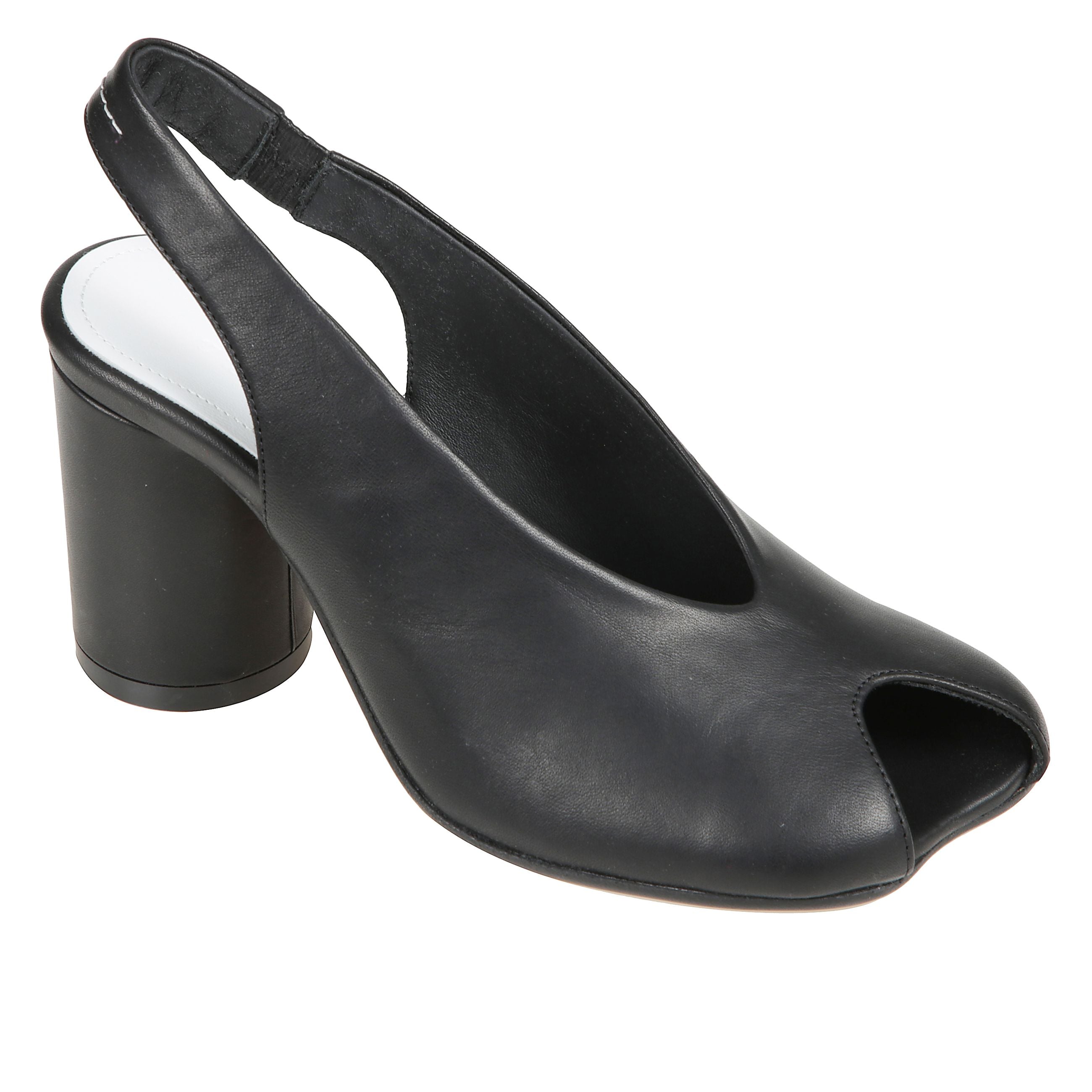 Decollete con cinturino posteriore, punta aperta e asimmetrica e tacco alto a blocco